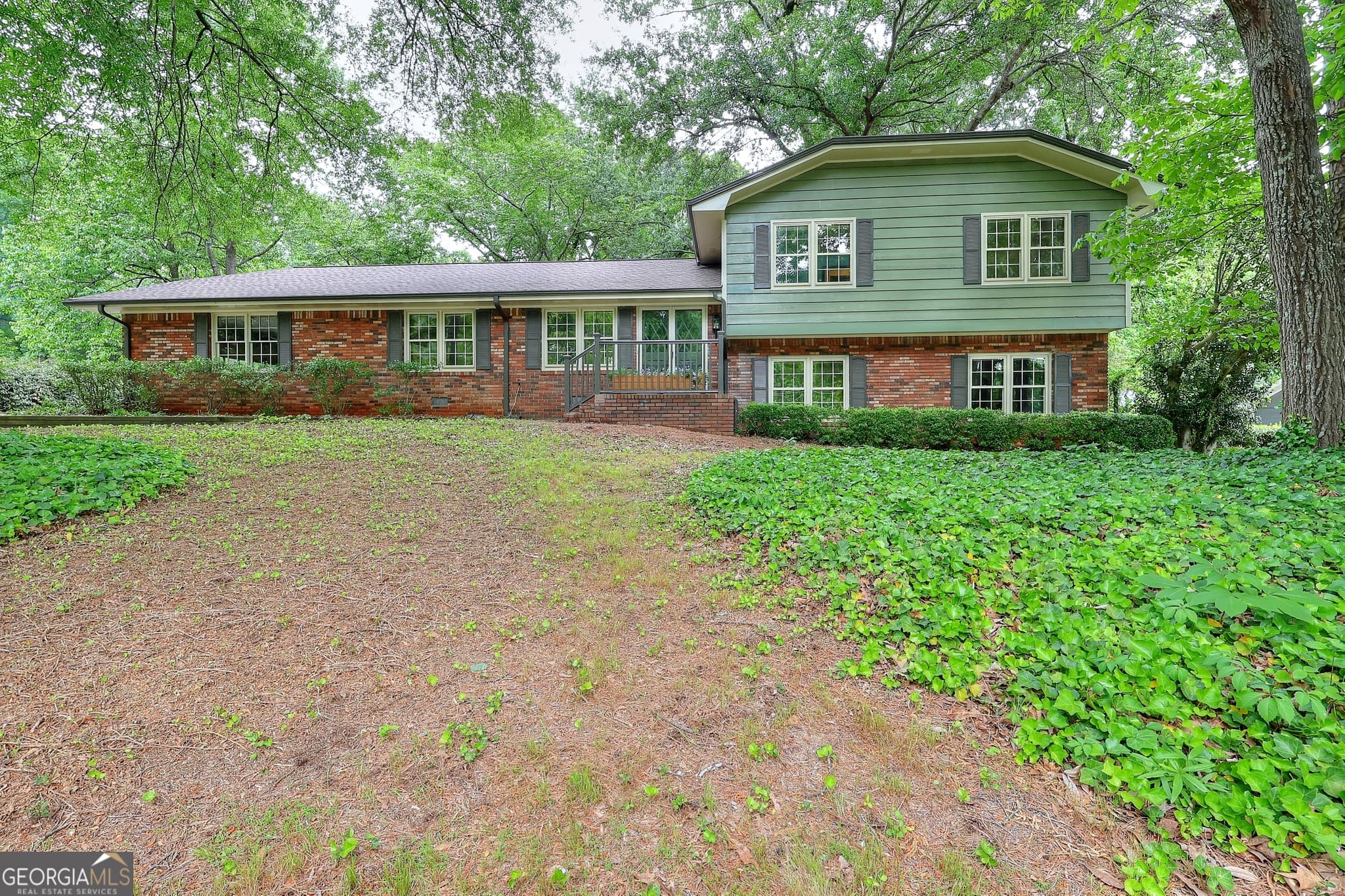 3 bedroom, 2 bathroom, 1,935 sq ft single family residence sold at 1878 Harbour Oaks Drive, Snellville, GA 30078