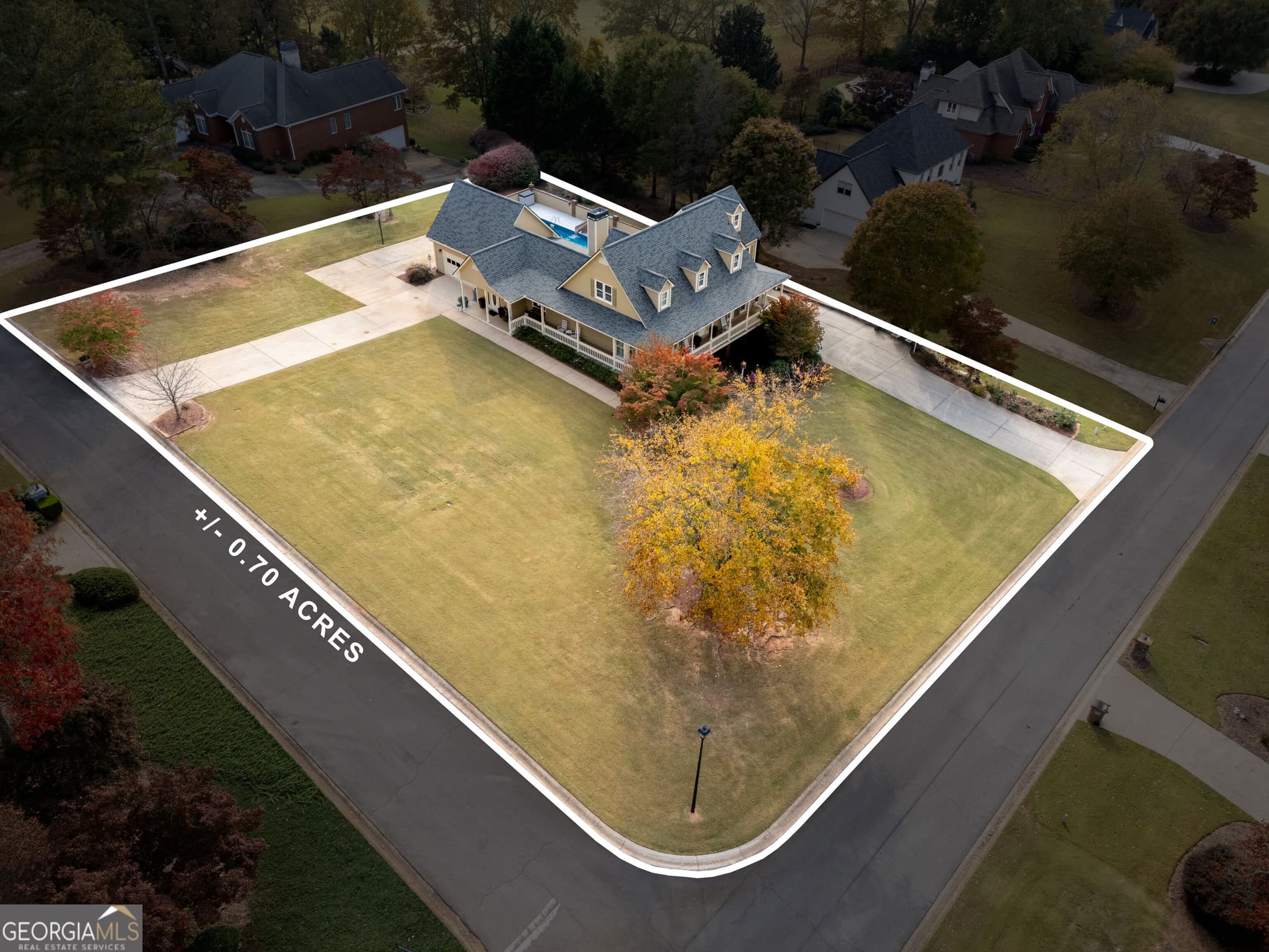 5 bedroom, 5.5 bathroom, 4,716 sq ft single family residence for sale at 4604 Midlands Green, Flowery Branch, GA 30542 — photo 10