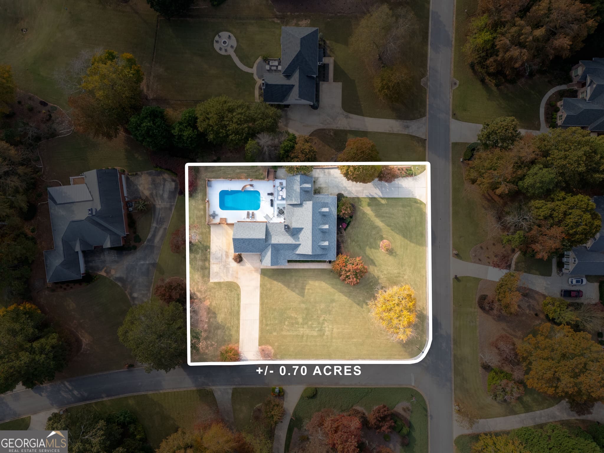 5 bedroom, 5.5 bathroom, 4,716 sq ft single family residence for sale at 4604 Midlands Green, Flowery Branch, GA 30542 — photo 4