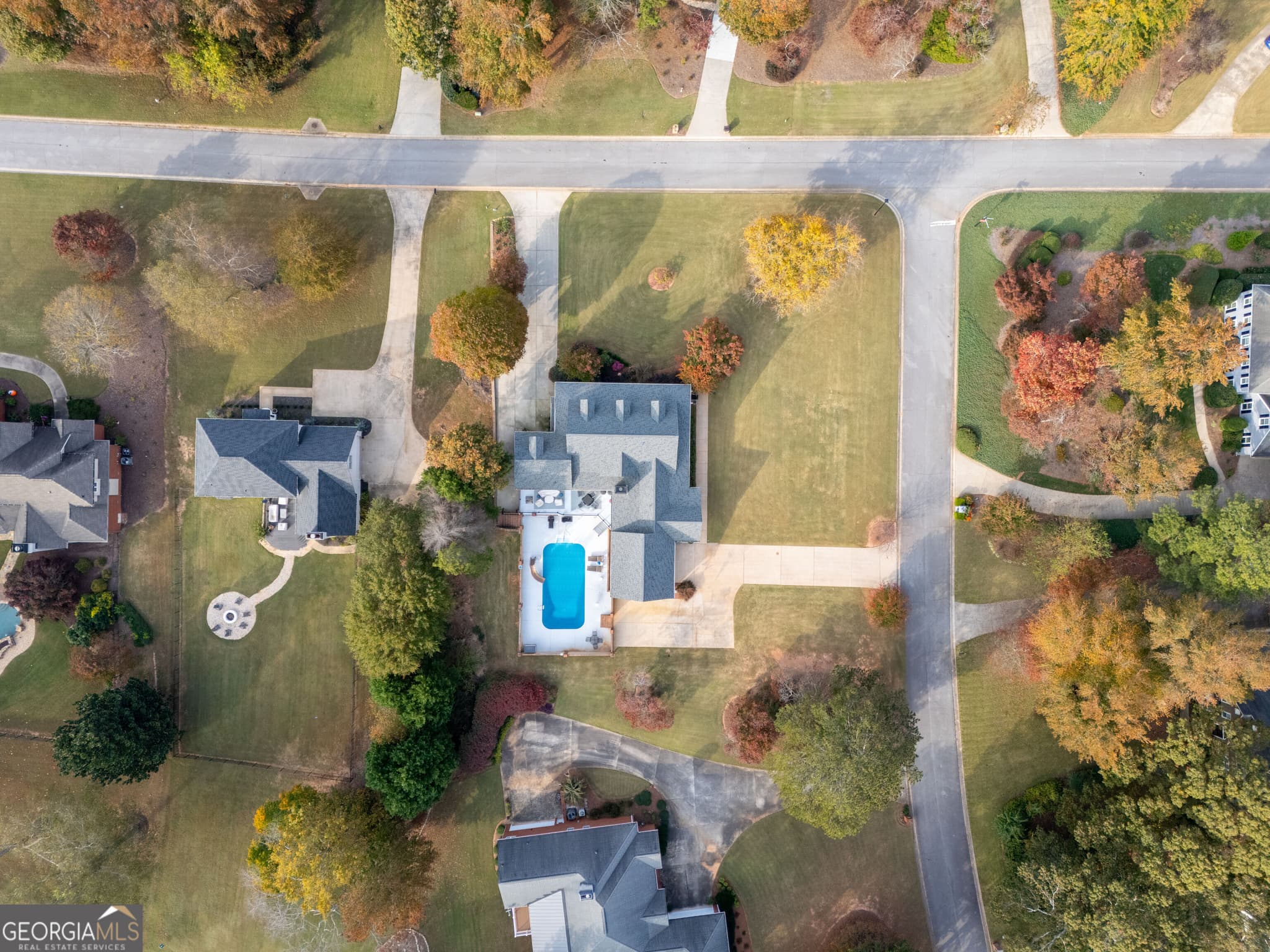 5 bedroom, 5.5 bathroom, 4,716 sq ft single family residence for sale at 4604 Midlands Green, Flowery Branch, GA 30542 — photo 8