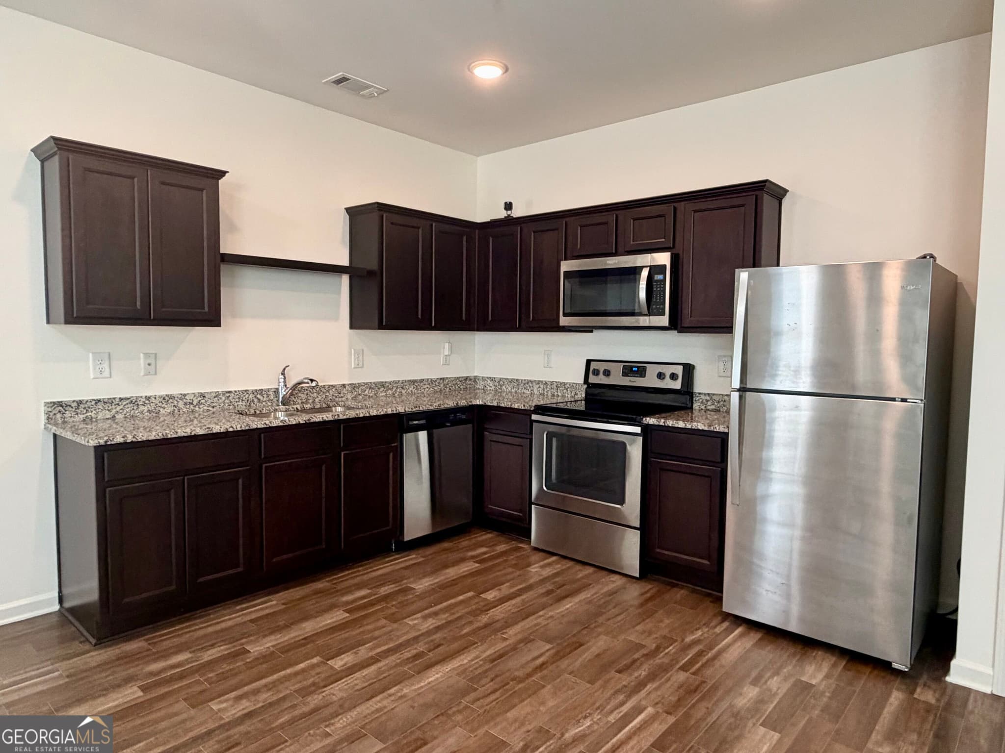 2 bedroom, 2.5 bathroom, 1,589 sq ft condominium for rent at 1913 Millstream Hollow, Conyers, GA 30012 for $1,900 a month — photo 4