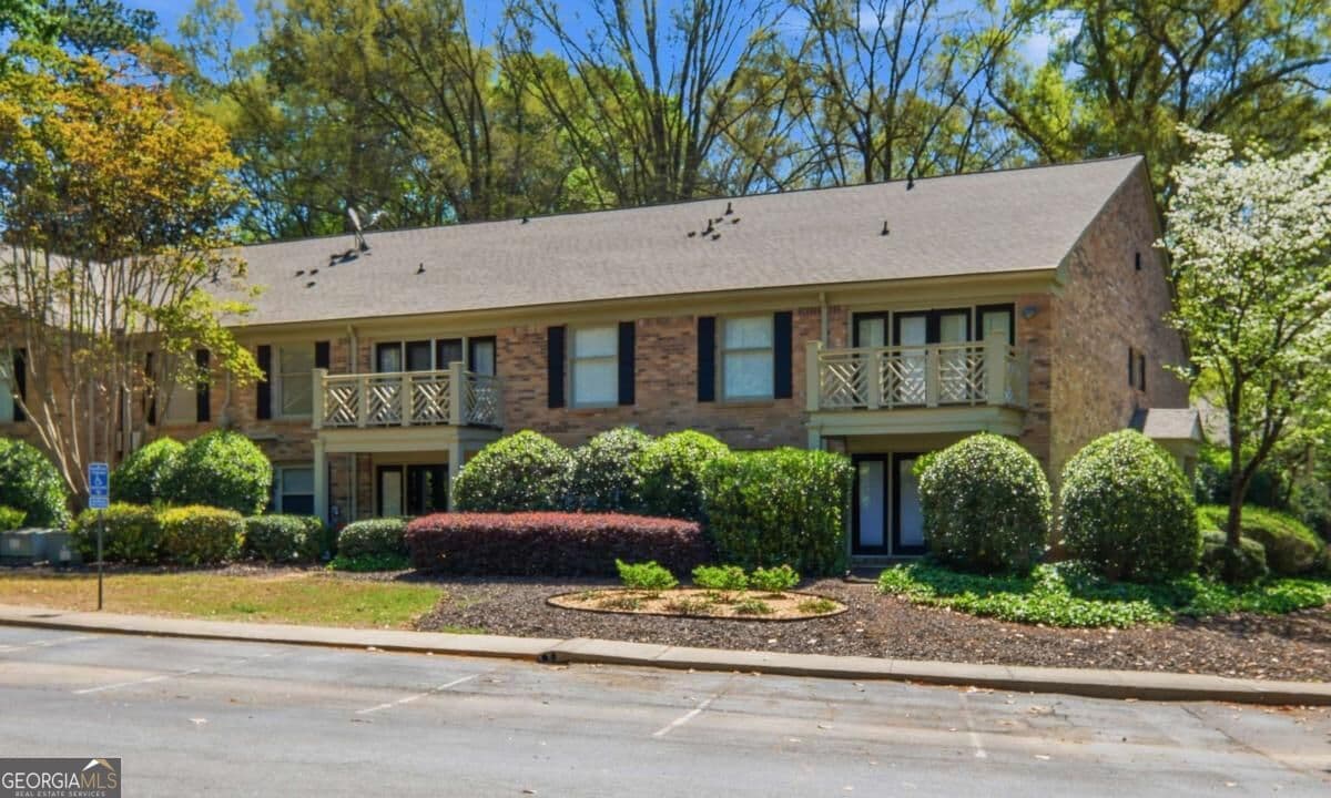 2 bedroom, 1 bathroom, 1,036 sq ft condominium for sale at 3650 Ashford Dunwoody Road 228, Atlanta, GA 30319 — photo 1 of 35