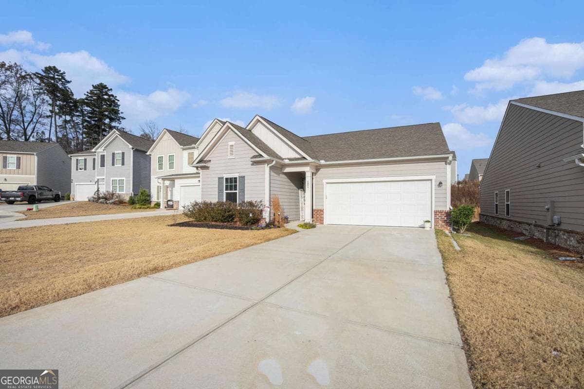 3 bedroom, 2 bathroom, 1,821 sq ft single family residence for sale at 101 Carnaby Street, Winder, GA 30680 — photo 3