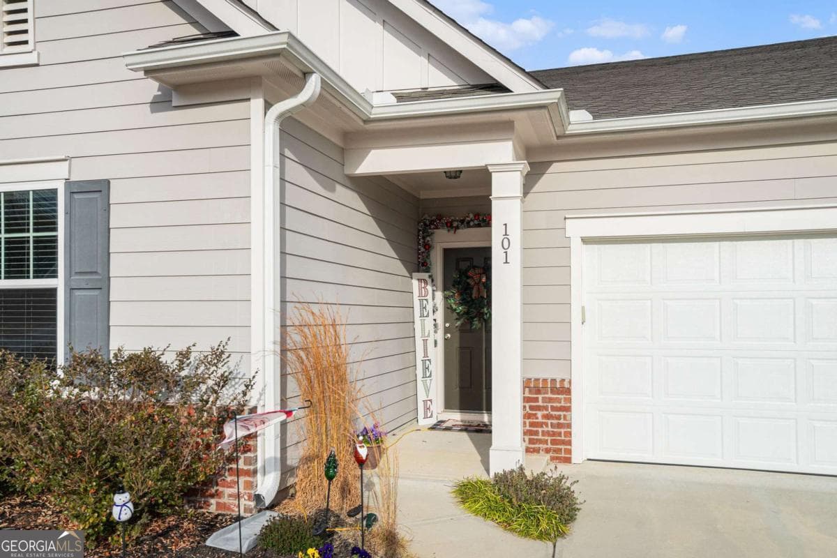 3 bedroom, 2 bathroom, 1,821 sq ft single family residence for sale at 101 Carnaby Street, Winder, GA 30680 — photo 4