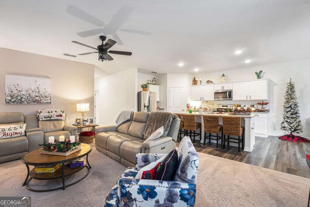 3 bedroom, 2 bathroom, 1,821 sq ft single family residence for sale at 101 Carnaby Street, Winder, GA 30680 — photo 8