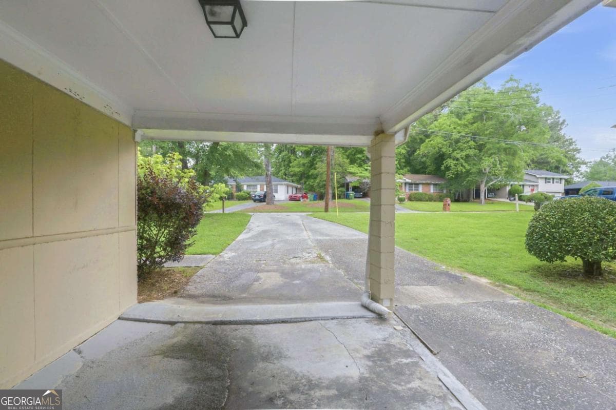 3 bedroom, 1 bathroom, 1,165 sq ft single family residence for sale at 3578 Sherbrooke Way, Atlanta, GA 30331 — photo 2