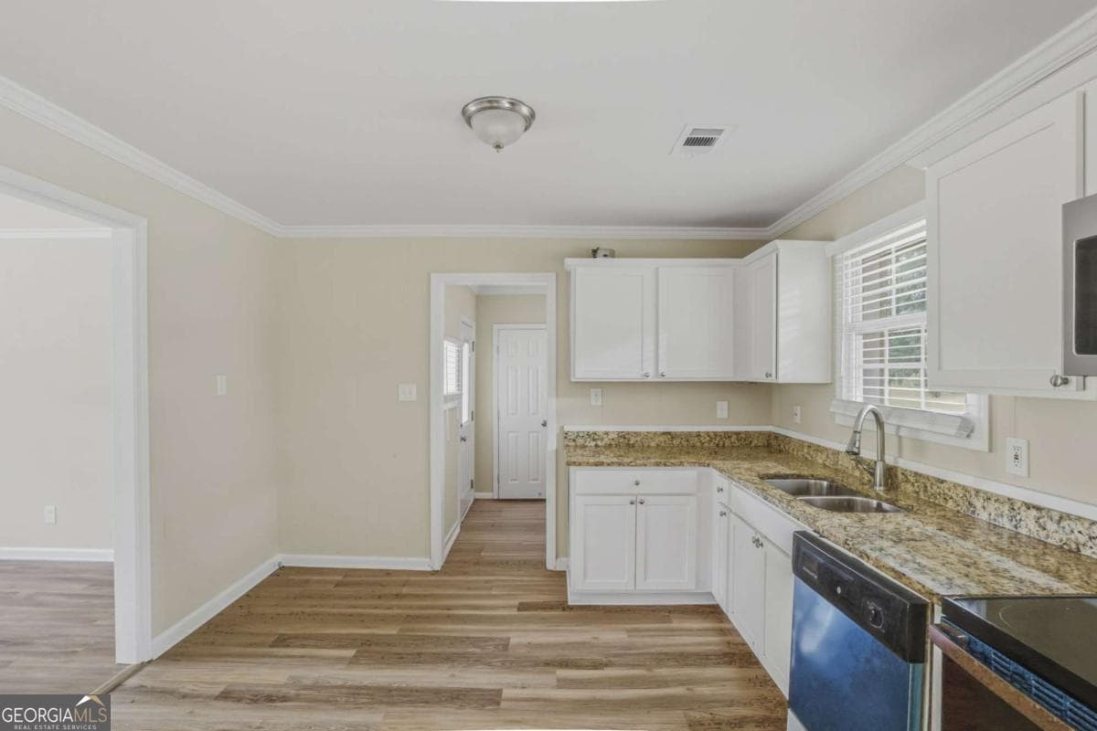 3 bedroom, 1 bathroom, 1,165 sq ft single family residence for sale at 3578 Sherbrooke Way, Atlanta, GA 30331 — photo 8
