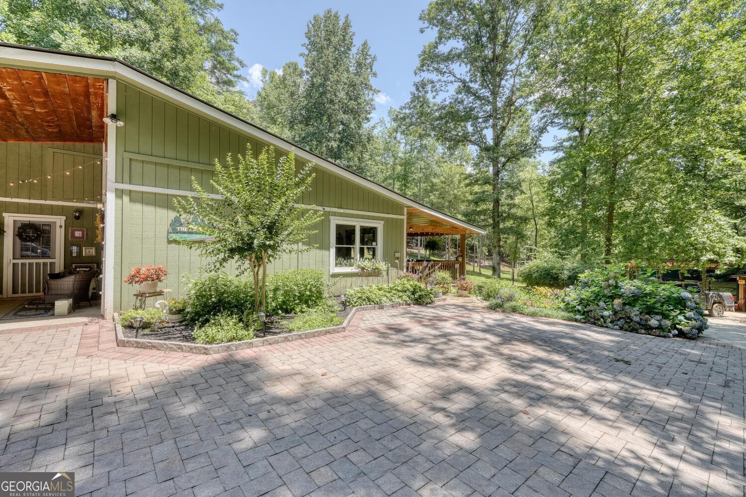 3 bedroom, 2 bathroom, 2,025 sq ft single family residence for sale at 243 Chattahoochee Acres Drive, Cleveland, GA 30528 — photo 8