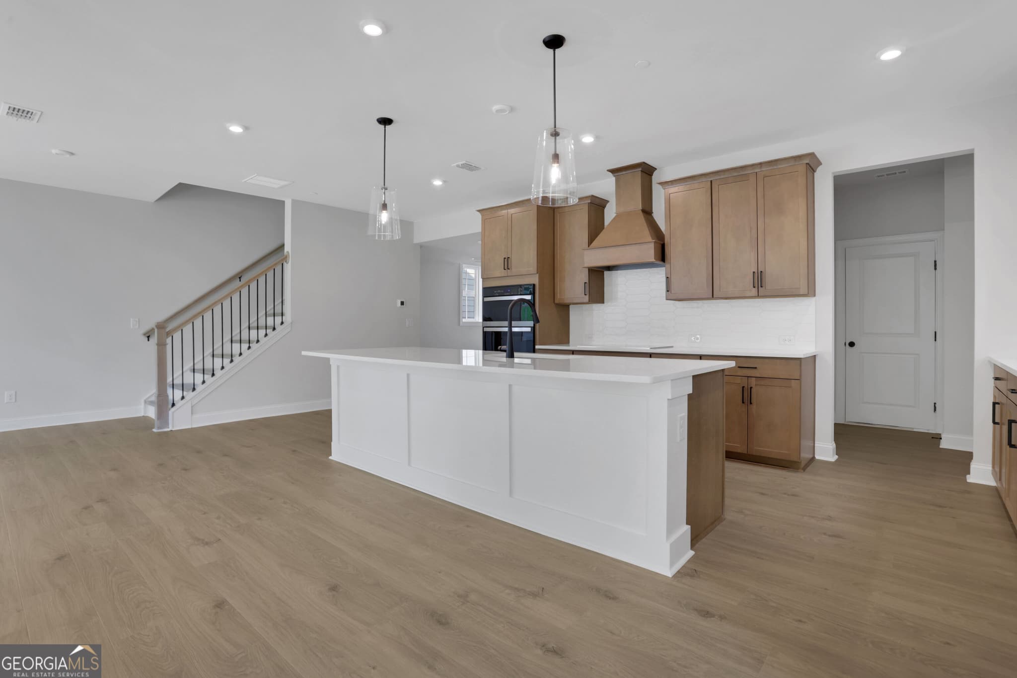 5 bedroom, 3.5 bathroom, 3,351 sq ft single family residence for sale at 116 Kindred Lane, Marietta, GA 30066 — photo 6