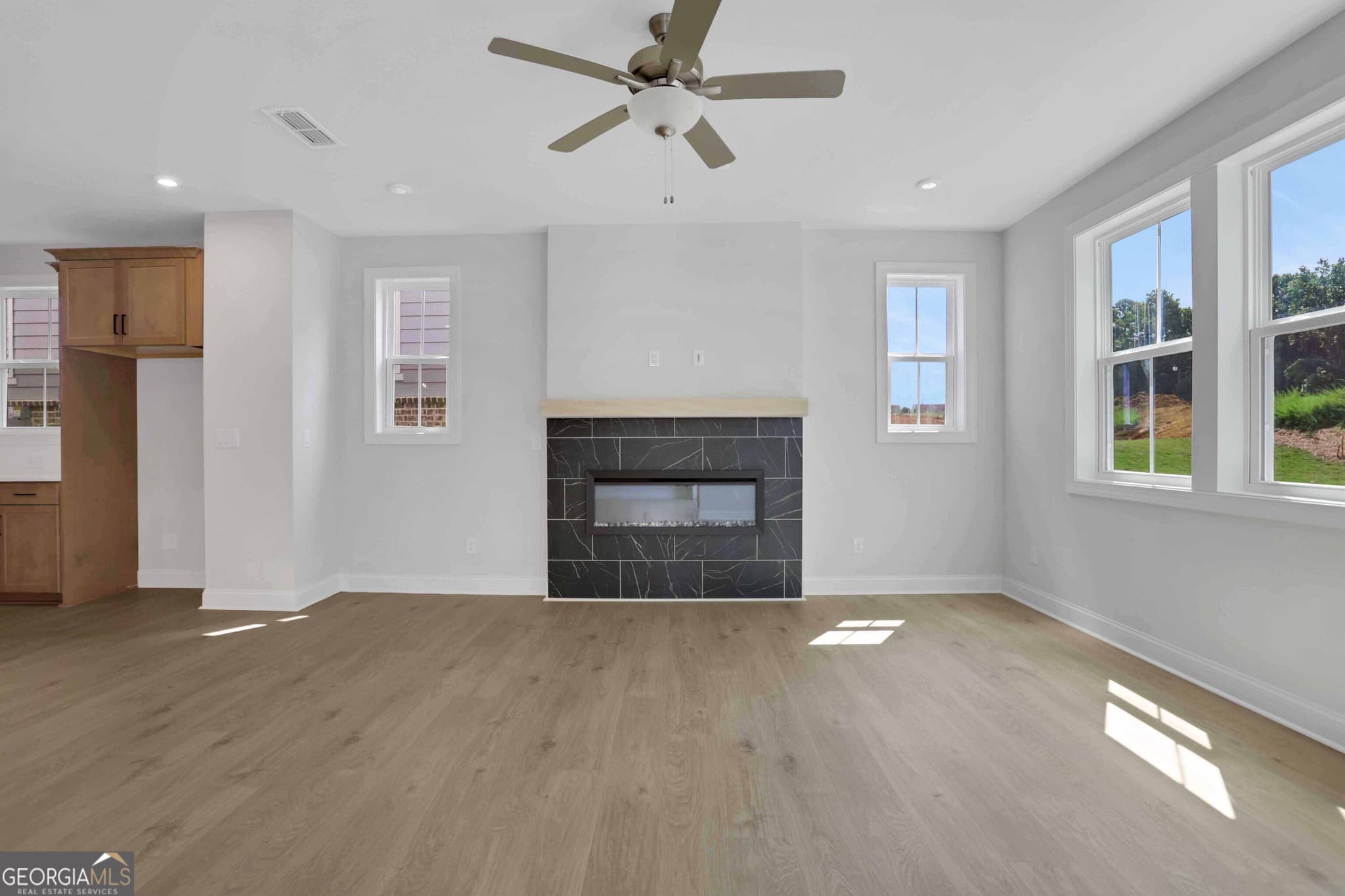5 bedroom, 3.5 bathroom, 3,351 sq ft single family residence for sale at 116 Kindred Lane, Marietta, GA 30066 — photo 9