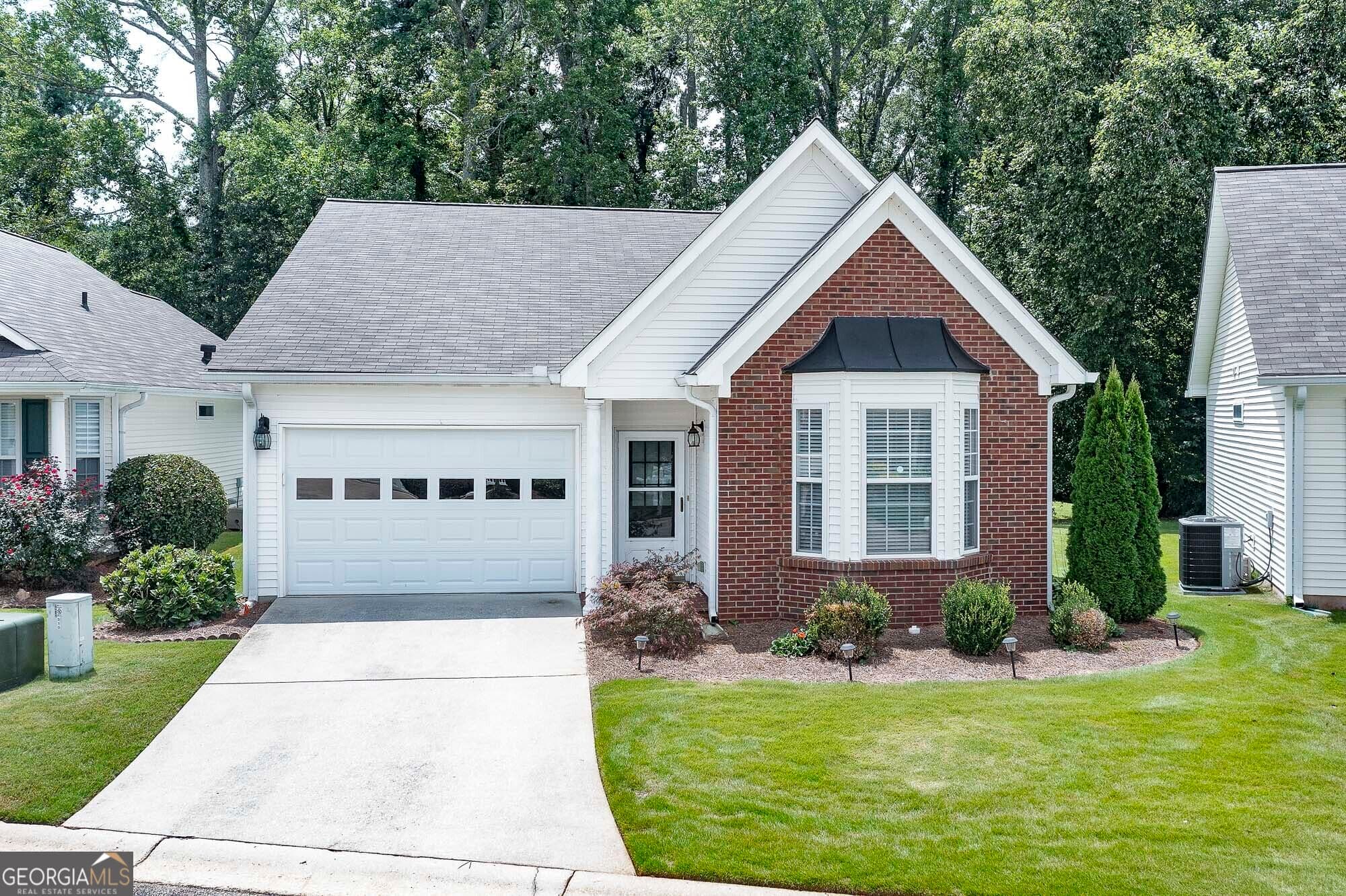 2 bedroom, 2 bathroom, 1,585 sq ft single family residence for sale at 310 Singing Brook Lane, Mcdonough, GA 30253 — photo 3