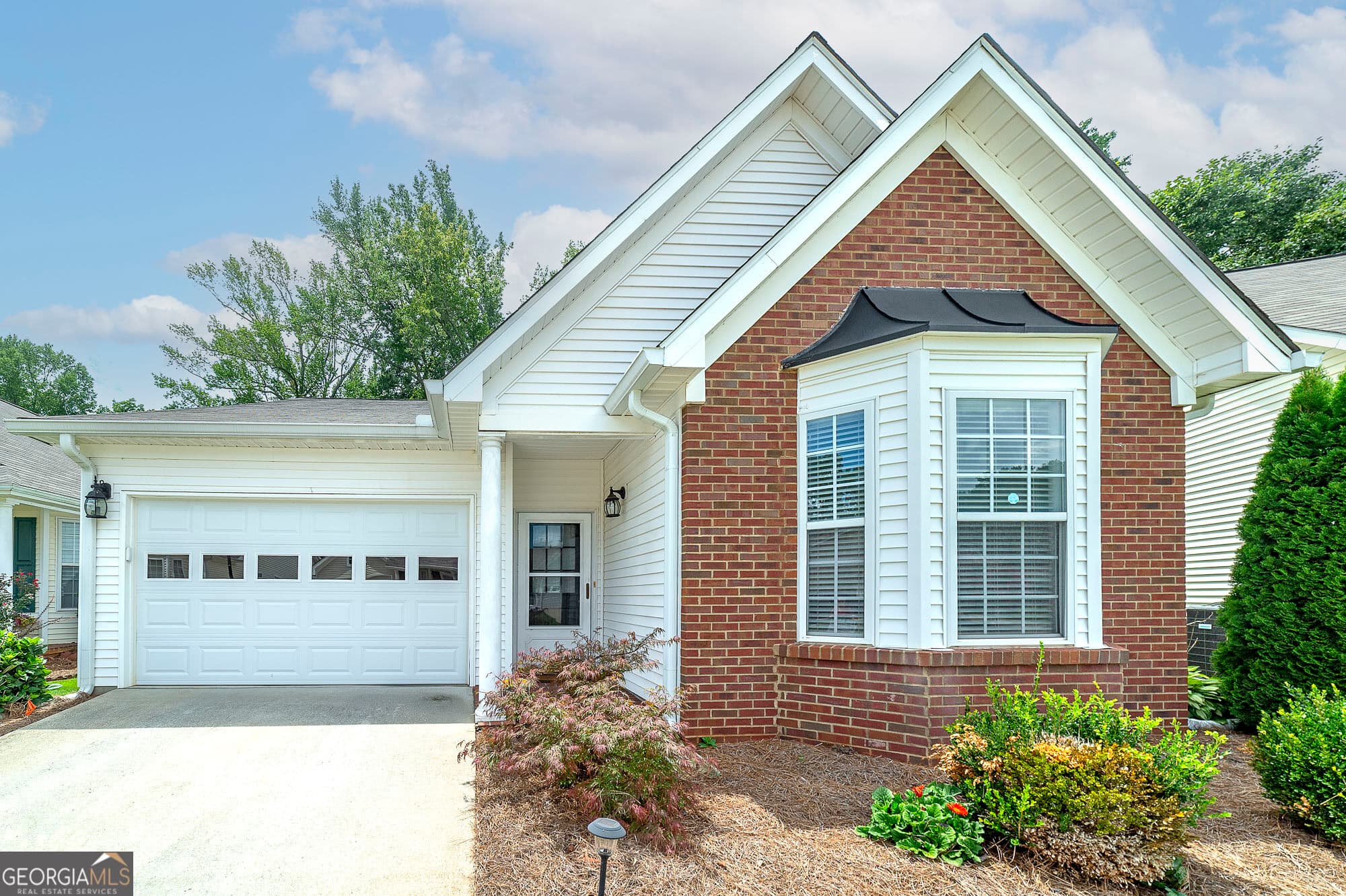 2 bedroom, 2 bathroom, 1,585 sq ft single family residence for sale at 310 Singing Brook Lane, Mcdonough, GA 30253 — photo 5