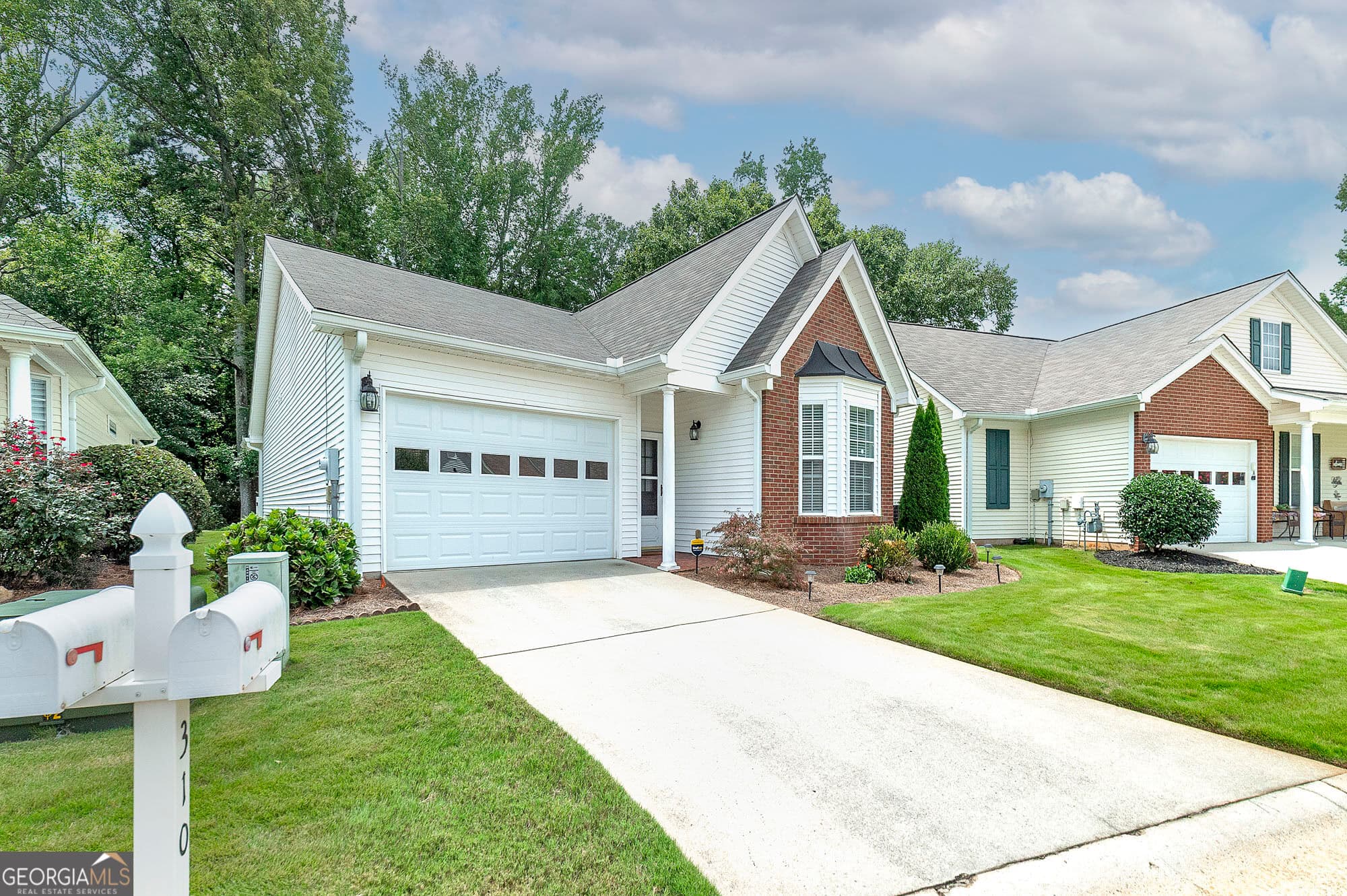 2 bedroom, 2 bathroom, 1,585 sq ft single family residence for sale at 310 Singing Brook Lane, Mcdonough, GA 30253 — photo 4