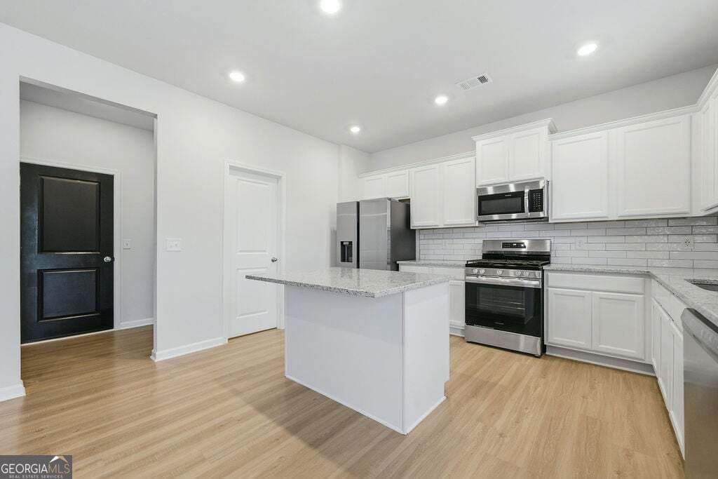 4 bedroom, 2.5 bathroom, 2,285 sq ft single family residence for sale at 635 River Run Drive, Dallas, GA 30132 — photo 8