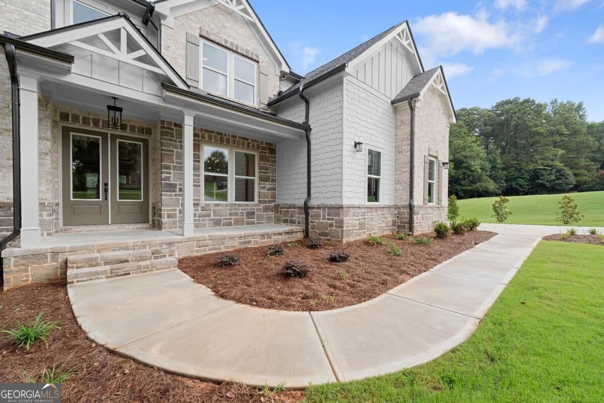 5 bedroom, 4.5 bathroom, 4,200 sq ft single family residence for sale at 4538 Meadowland Way, Flowery Branch, GA 30542 — photo 7
