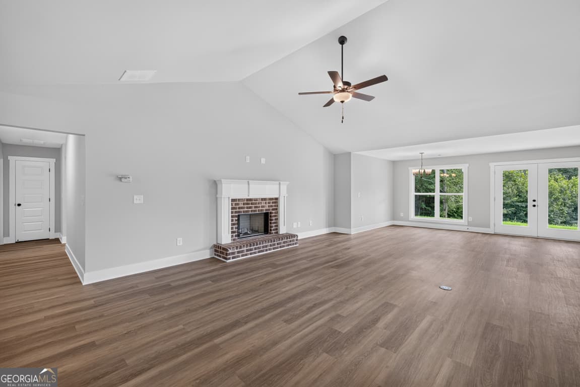 4 bedroom, 2.5 bathroom, 2,250 sq ft single family residence for sale at 334 Tallulah Court 15, Jefferson, GA 30549 — photo 5