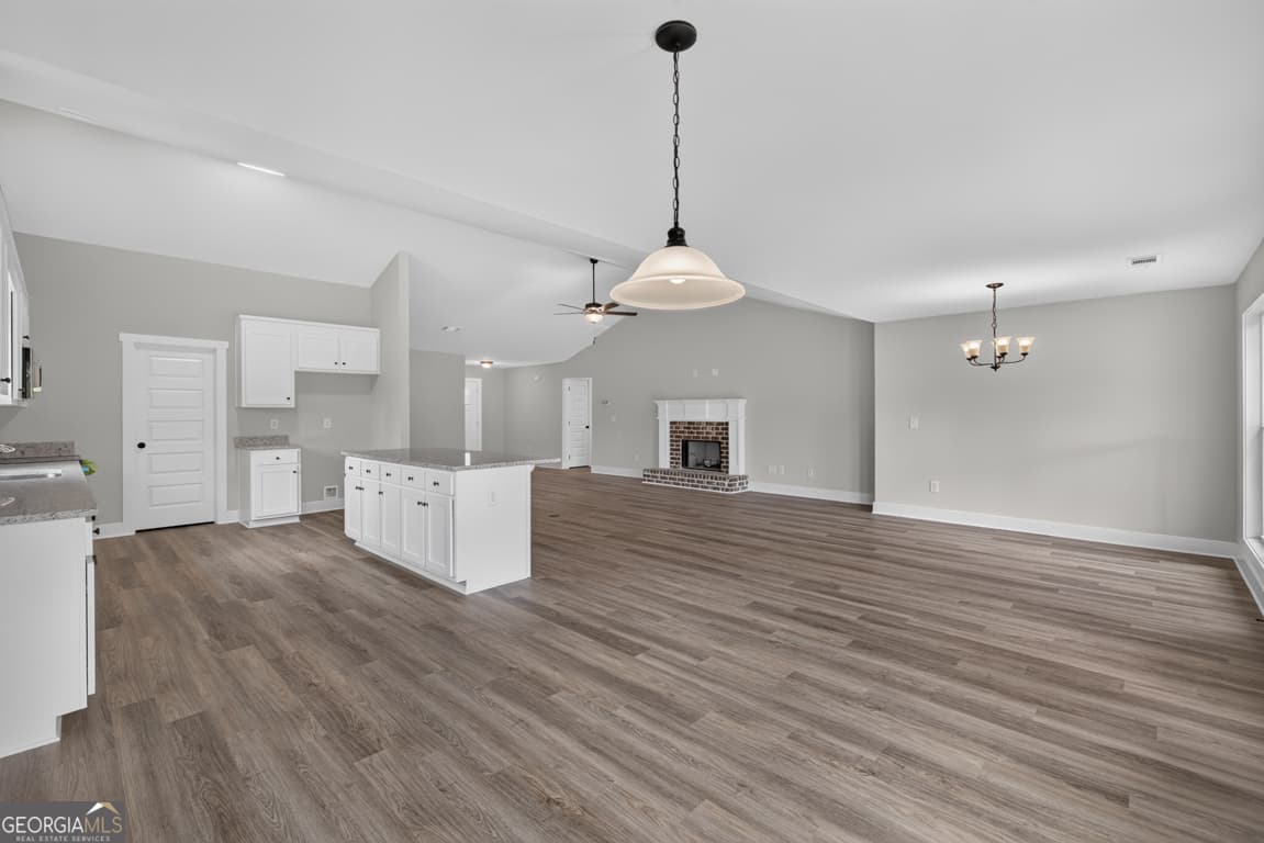 4 bedroom, 2.5 bathroom, 2,250 sq ft single family residence for sale at 334 Tallulah Court 15, Jefferson, GA 30549 — photo 9