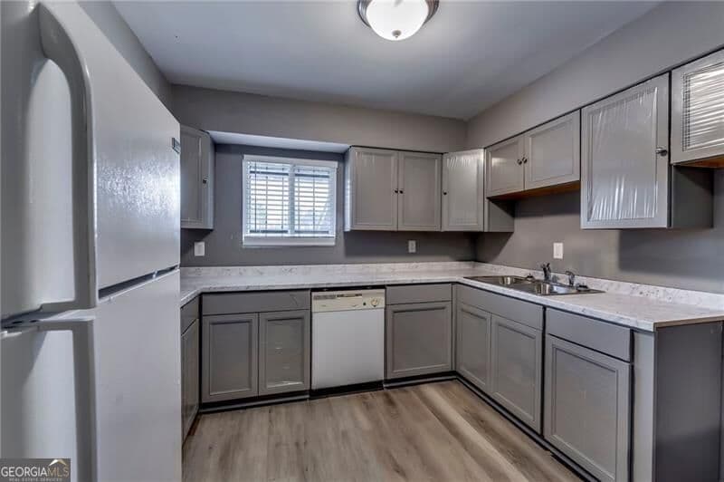 2 bedroom, 1 bathroom, 1,116 sq ft condominium for sale at 3281 Blazing Pine Knoll B, Decatur, GA 30034 — photo 9