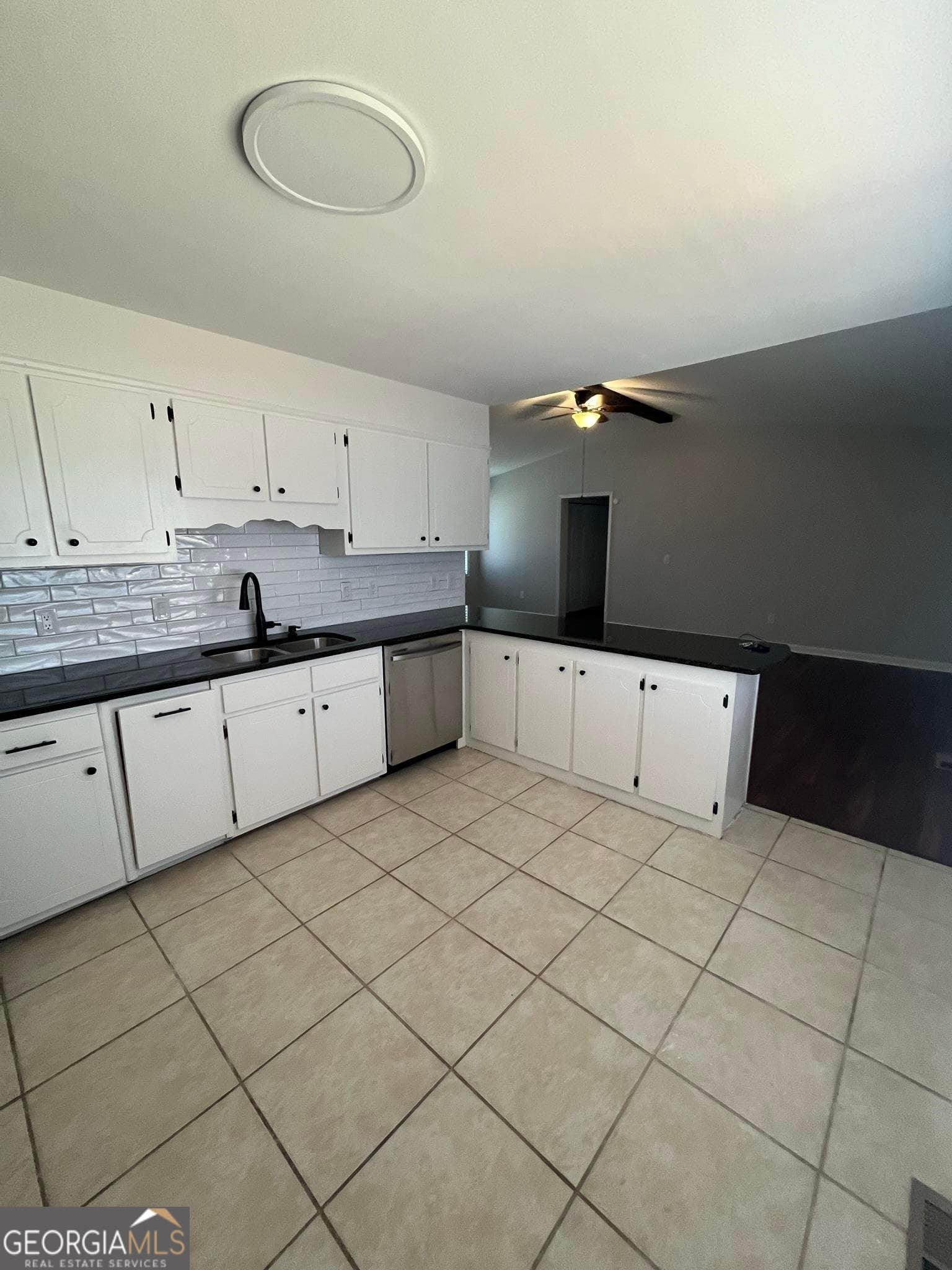 3 bedroom, 2 bathroom single family residence for rent at 355 The Plaza, Athens, GA 30606 for $1,800 a month — photo 2