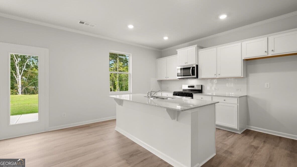5 bedroom, 3 bathroom, 2,340 sq ft single family residence for sale at 801 Lost Creek Parkway, Dallas, GA 30132 — photo 6