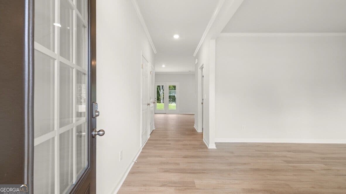 5 bedroom, 3 bathroom, 2,340 sq ft single family residence for sale at 801 Lost Creek Parkway, Dallas, GA 30132 — photo 3