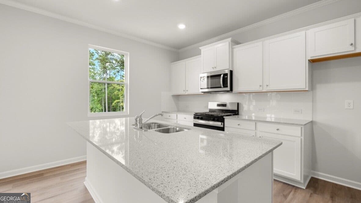 5 bedroom, 3 bathroom, 2,340 sq ft single family residence for sale at 801 Lost Creek Parkway, Dallas, GA 30132 — photo 8