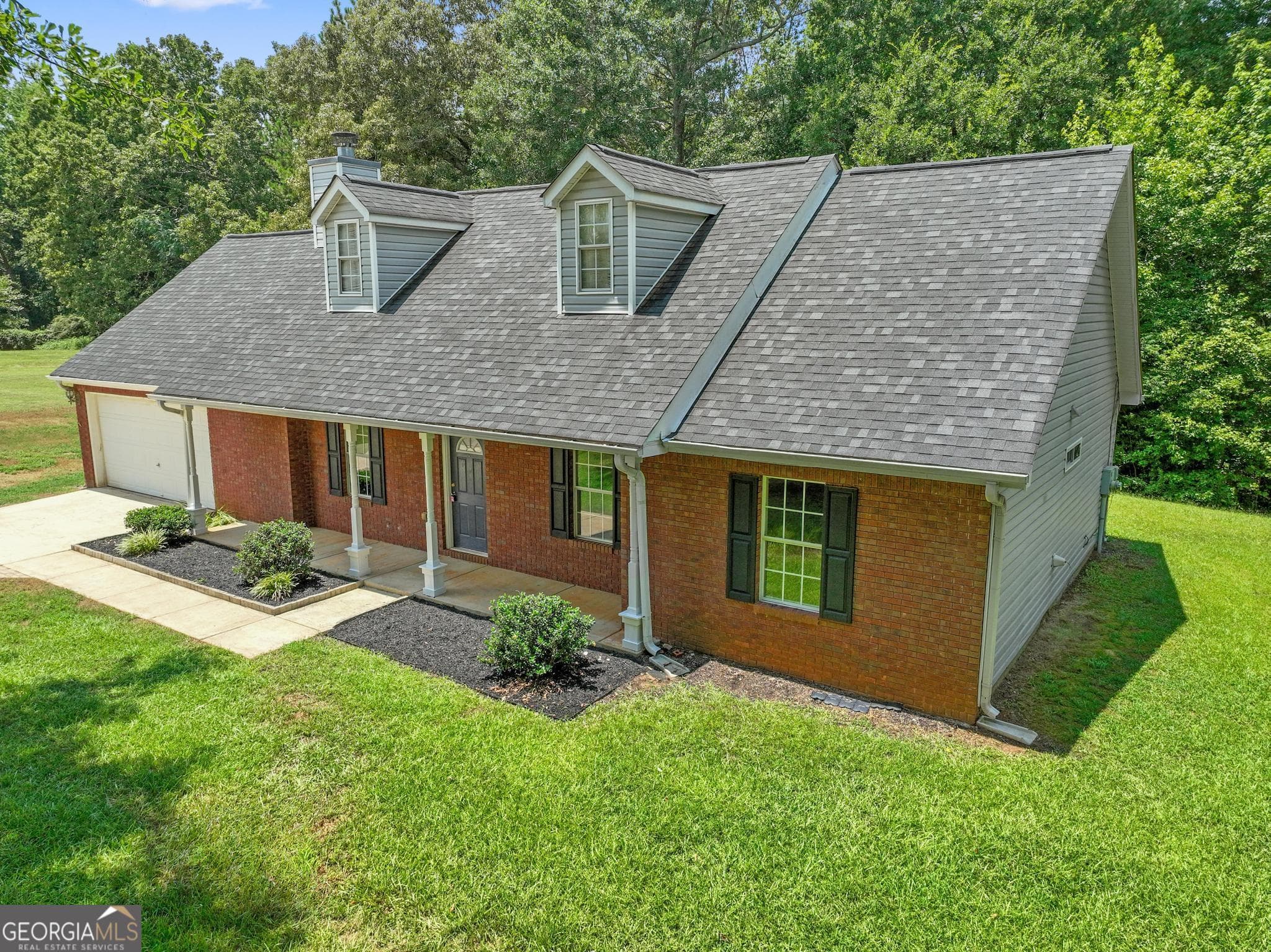 3 bedroom, 2 bathroom, 1,669 sq ft single family residence for sale at 169 Meadow View Drive, Jackson, GA 30233 — photo 4