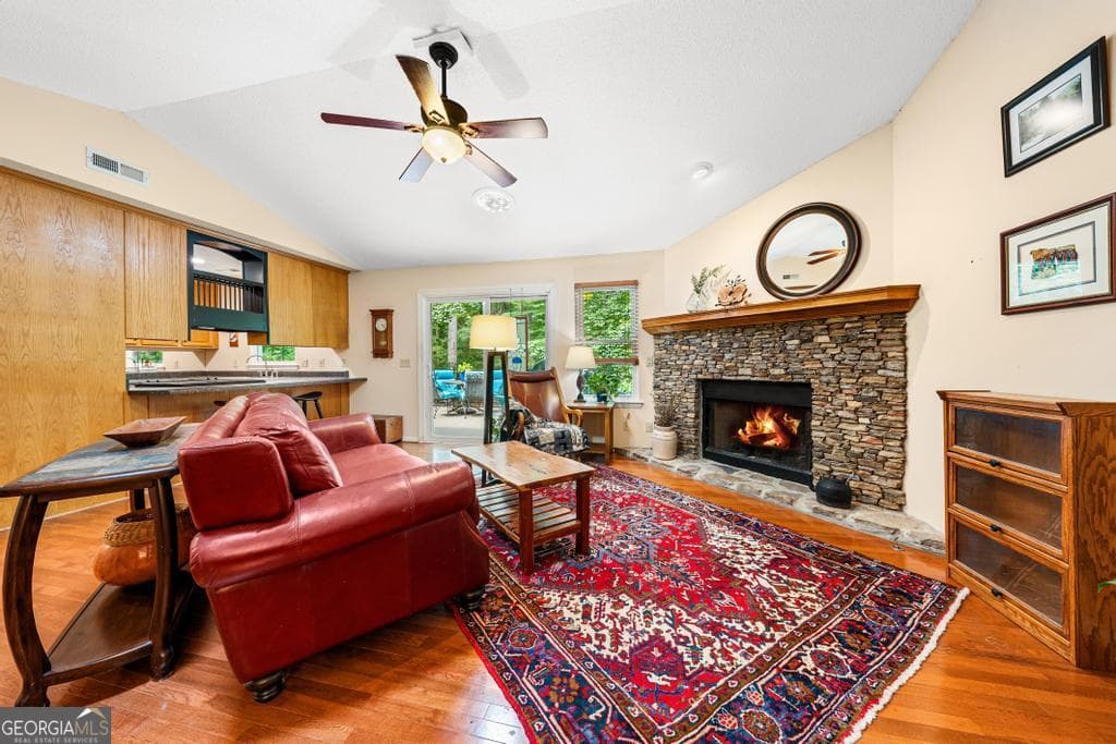 3 bedroom, 2 bathroom, 2,020 sq ft single family residence for sale at 1303 South Arrowhead Drive, Westminster, SC 29693 — photo 9