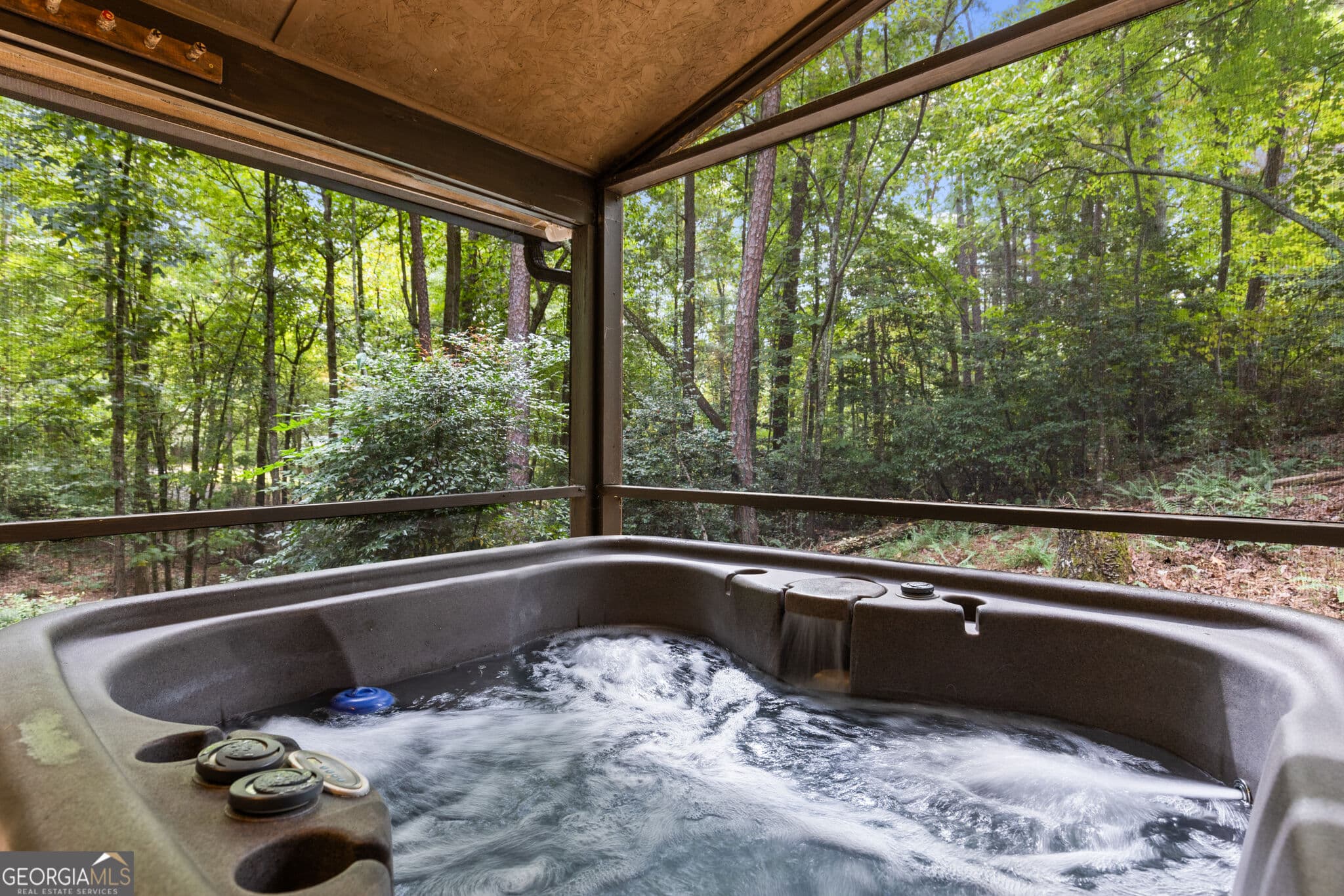 4 bedroom, 2 bathroom, 1,512 sq ft cabin,single family residence for sale at 121 Redbird Drive, Blairsville, GA 30512 — photo 4