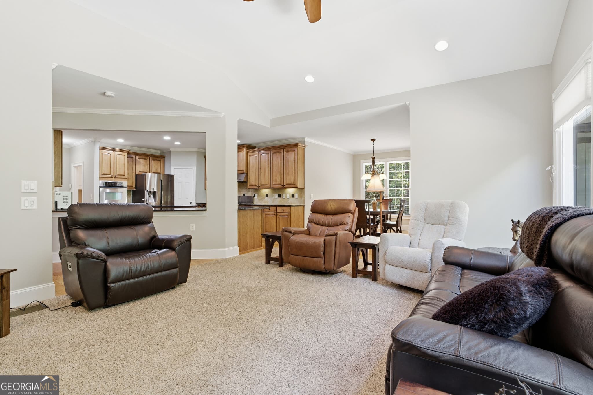 5 bedroom, 5.5 bathroom, 5,739 sq ft single family residence for sale at 29 Crolley Lane, White, GA 30184 — photo 7