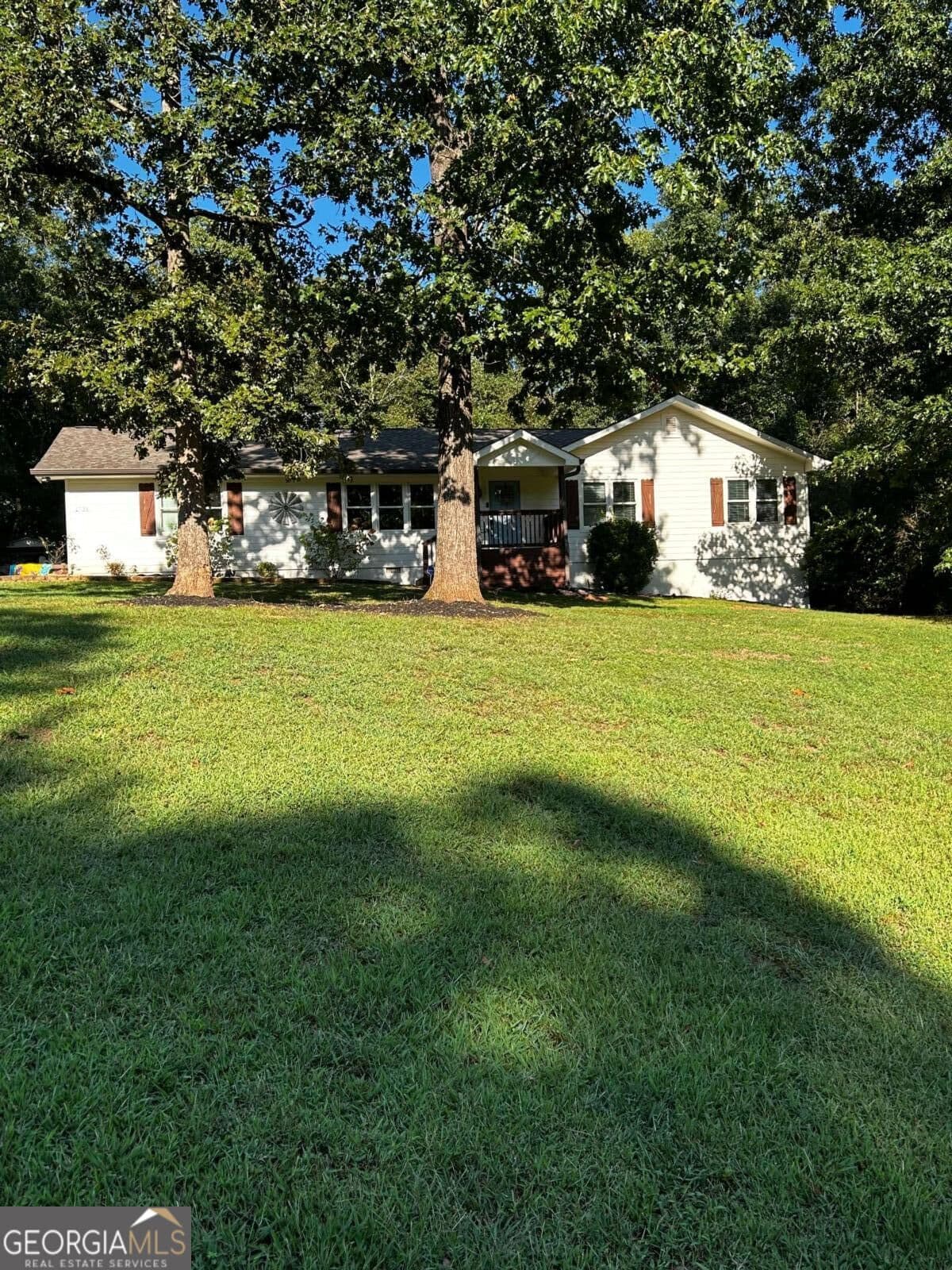 3 bedroom, 2 bathroom, 1,500 sq ft single family residence for sale at 1738 Sandy Court, Snellville, GA 30078 — photo 2
