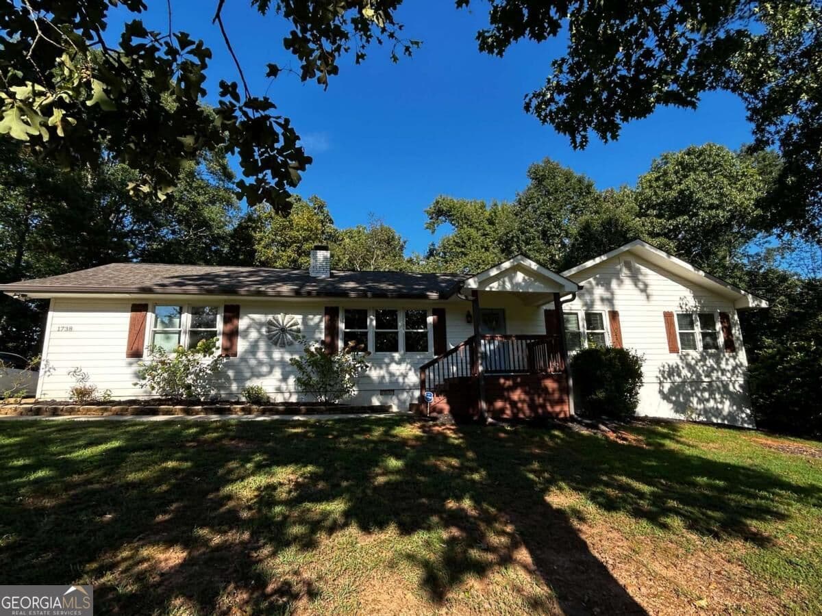3 bedroom, 2 bathroom, 1,500 sq ft single family residence for sale at 1738 Sandy Court, Snellville, GA 30078 — photo 3