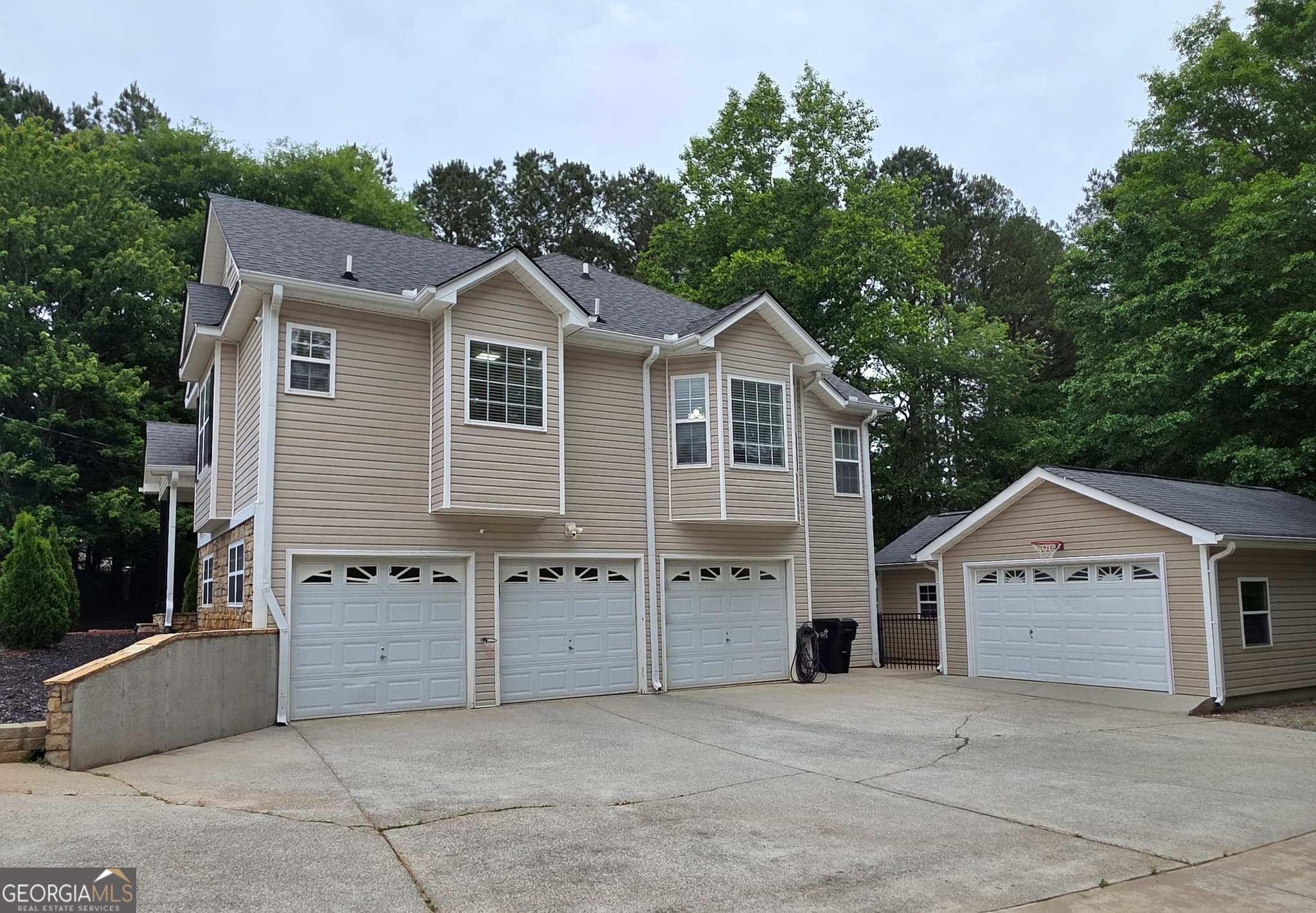 4 bedroom, 3 bathroom, 2,363 sq ft single family residence for sale at 1005 Creek Run Place, Temple, GA 30179 — photo 4