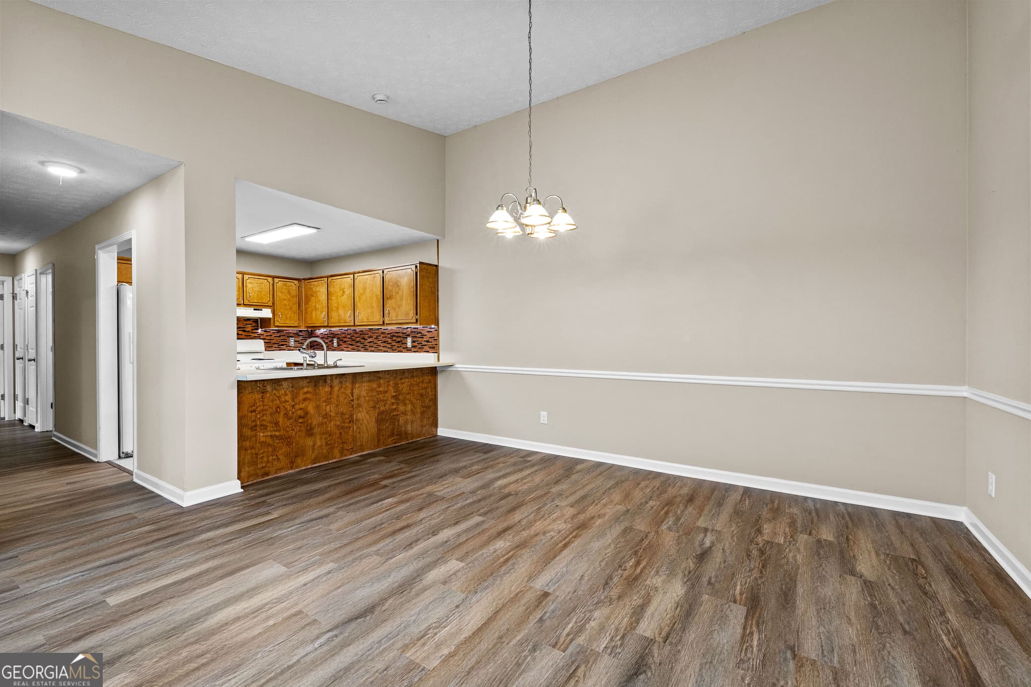 2 bedroom, 2 bathroom, 1,240 sq ft townhouse for rent at 120 Courtyard Lane, Fayetteville, GA 30215 for $1,895 a month — photo 6