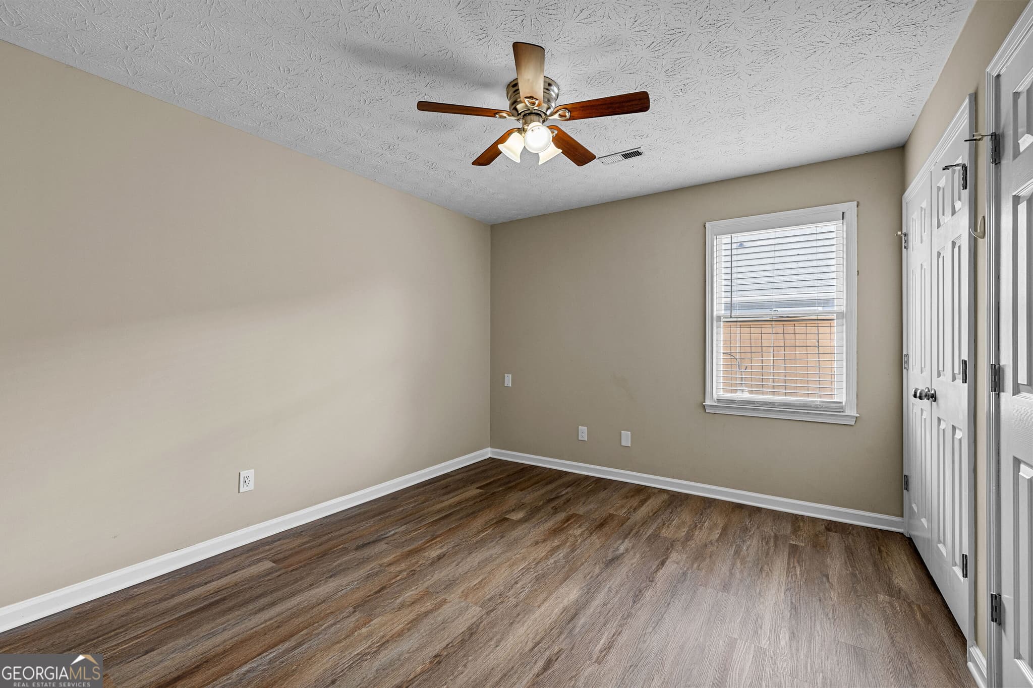 2 bedroom, 2 bathroom, 1,240 sq ft townhouse for rent at 120 Courtyard Lane, Fayetteville, GA 30215 for $1,895 a month — photo 9