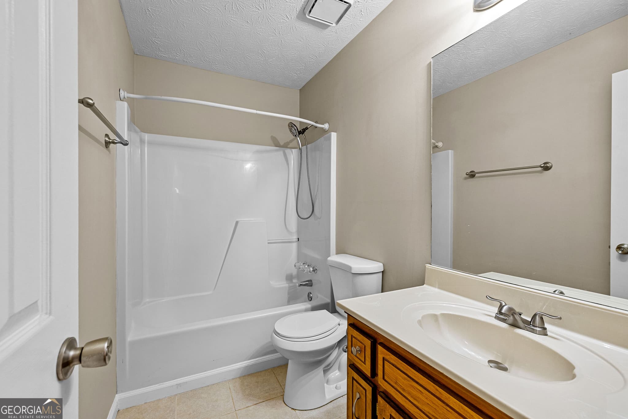 2 bedroom, 2 bathroom, 1,240 sq ft townhouse for rent at 120 Courtyard Lane, Fayetteville, GA 30215 for $1,895 a month — photo 10