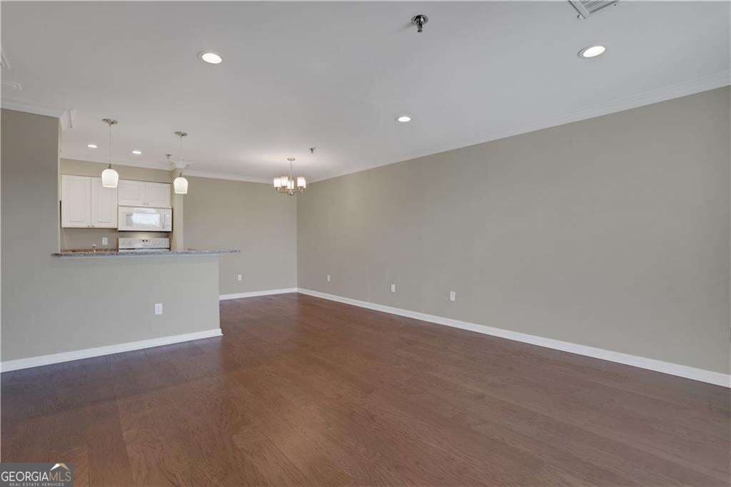 1 bedroom, 1 bathroom, 760 sq ft condominium for rent at 300 Johnson Ferry Road B902, Atlanta, GA 30328 for $2,458 a month — photo 8
