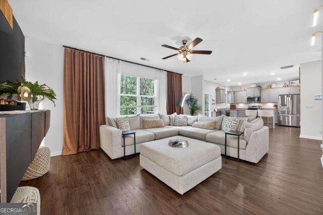 4 bedroom, 2.5 bathroom, 2,449 sq ft single family residence for rent at 1253 Richmond Court, Atlanta, GA 30354 for $2,900 a month — photo 4