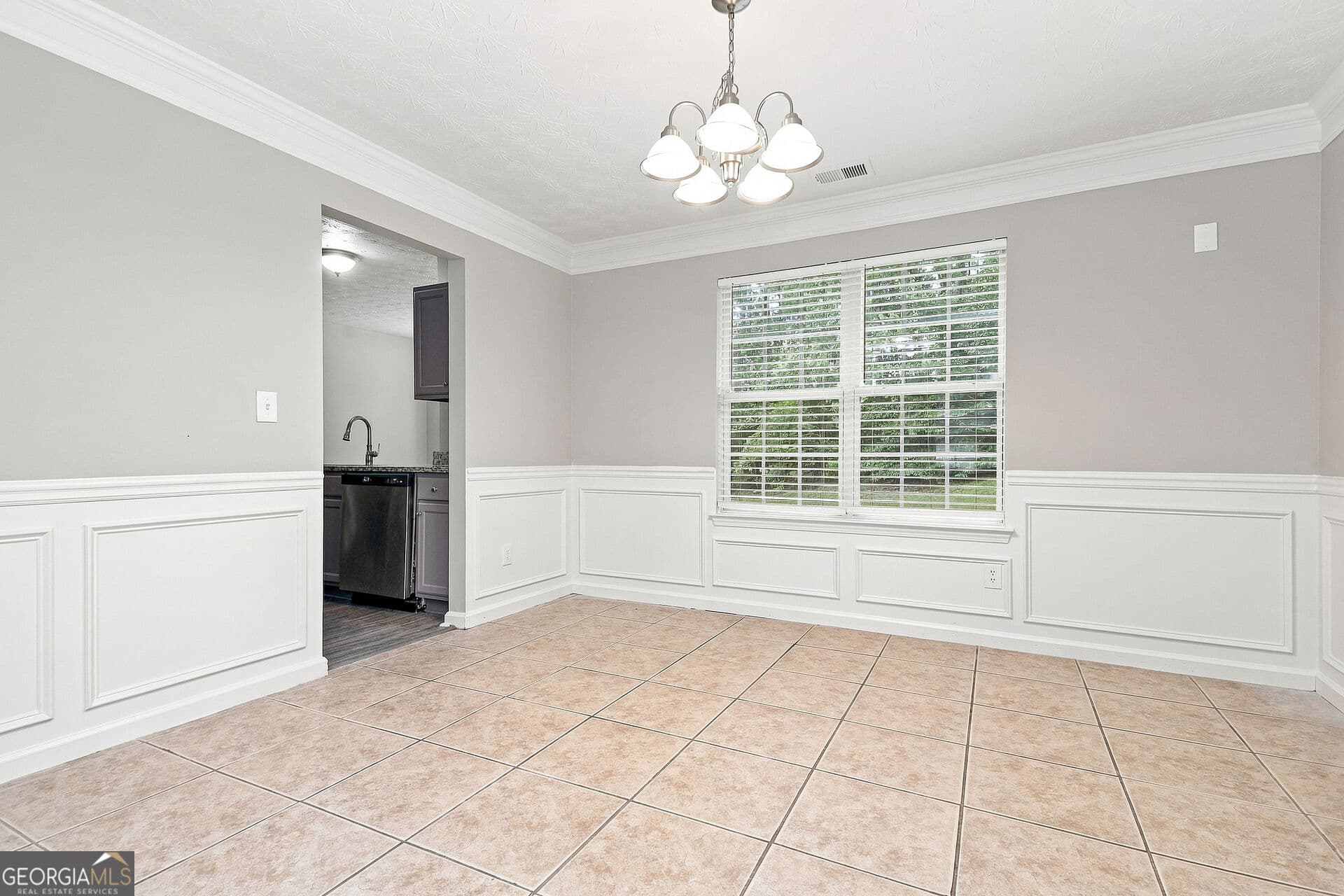 4 bedroom, 2.5 bathroom, 2,826 sq ft single family residence for sale at 228 Biltmore Way, Stockbridge, GA 30281 — photo 4