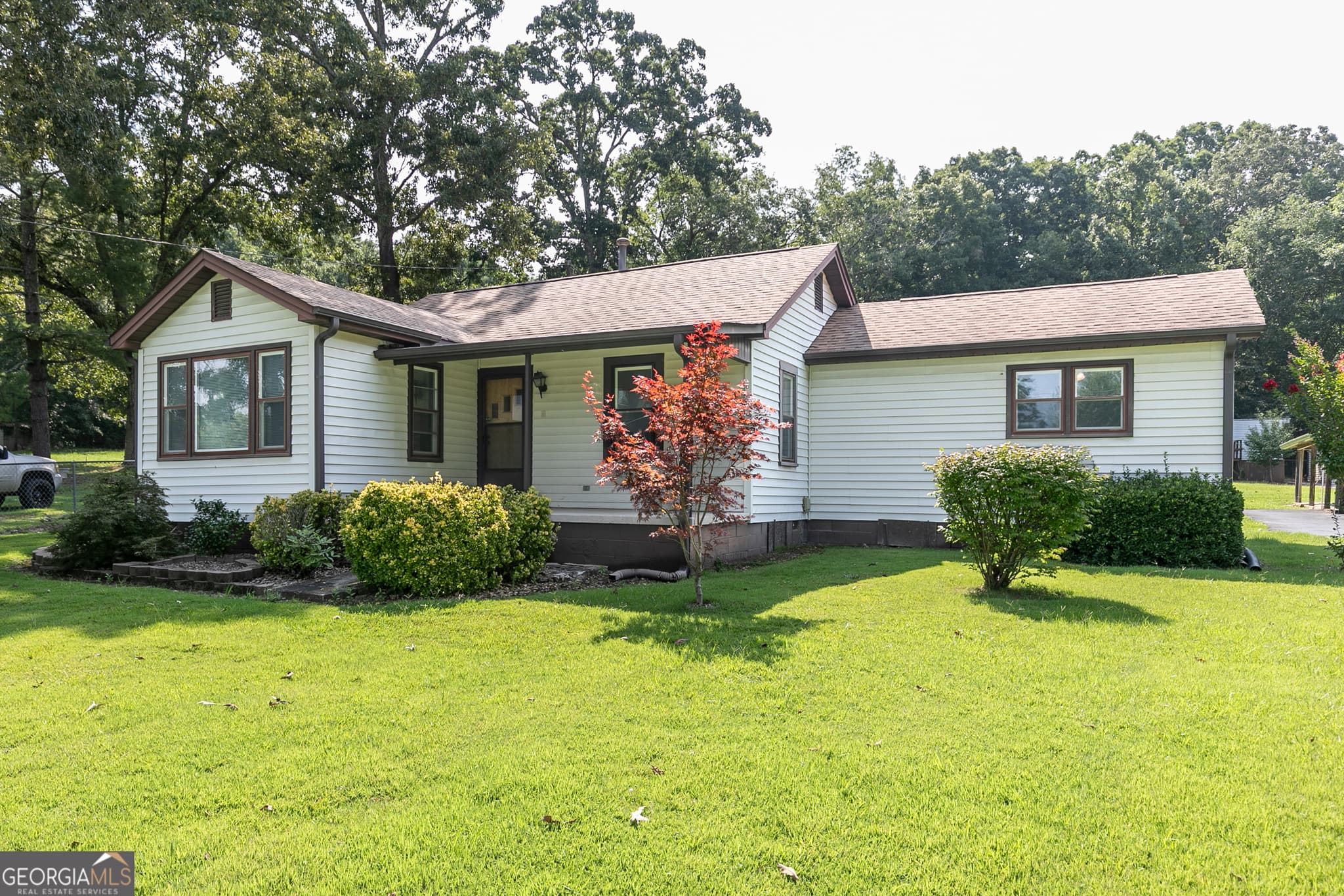 2 bedroom, 1 bathroom, 1,022 sq ft single family residence for sale at 3186 Highway 411, White, GA 30184 — photo 2