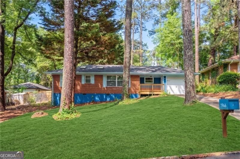 2 bedroom, 2 bathroom, 1,405 sq ft single family residence for rent at 1966 Mark Trail, Decatur, GA 30032 for $2,295 a month — photo 4