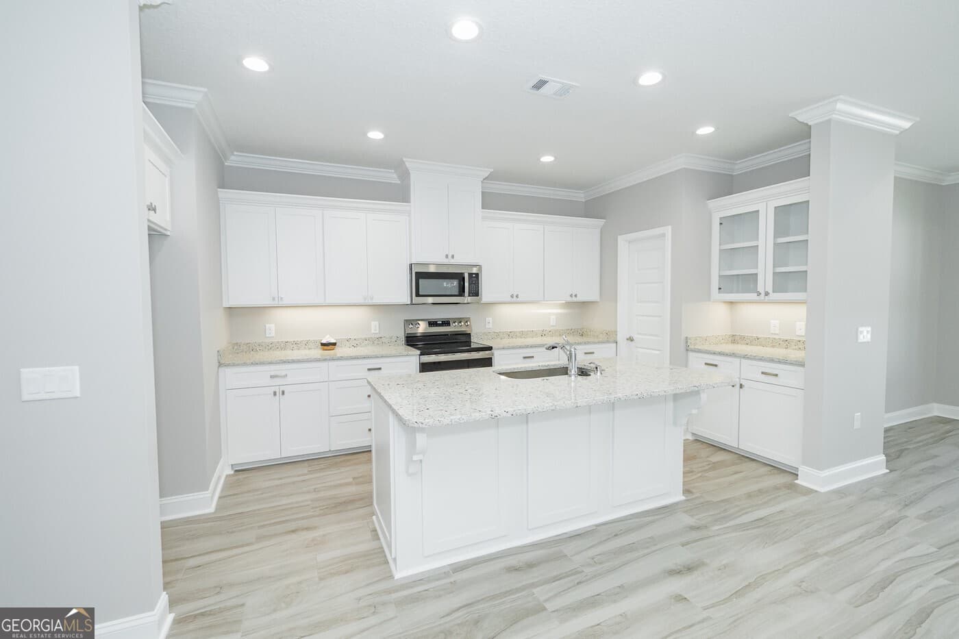 3 bedroom, 2 bathroom, 1,865 sq ft single family residence for sale at 212 The Villas Way, Kingsland, GA 31548 — photo 3