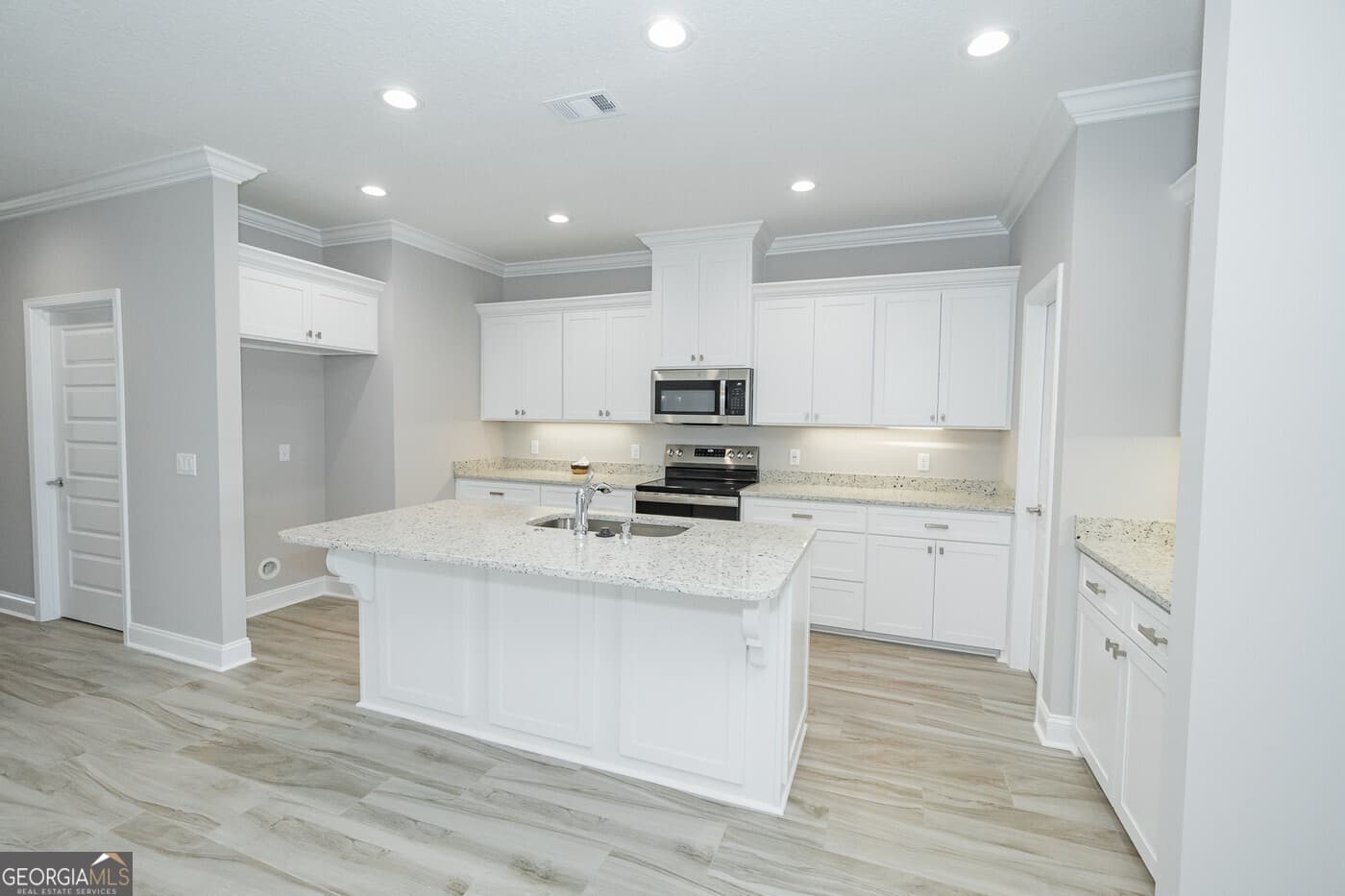 3 bedroom, 2 bathroom, 1,865 sq ft single family residence for sale at 212 The Villas Way, Kingsland, GA 31548 — photo 9