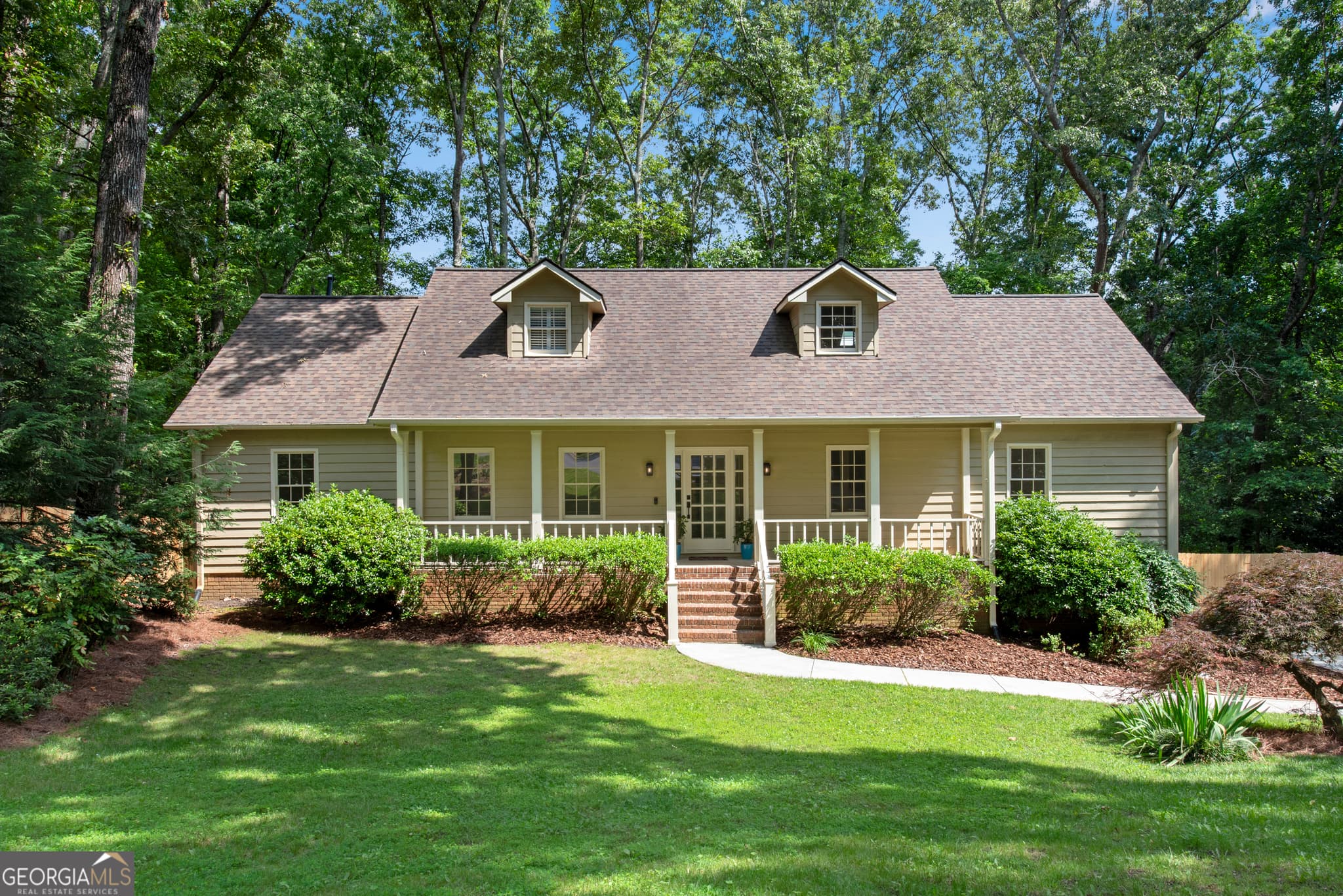 5 bedroom, 3.5 bathroom single family residence sold at 2719 Huckleberry Path, Marietta, GA 30062