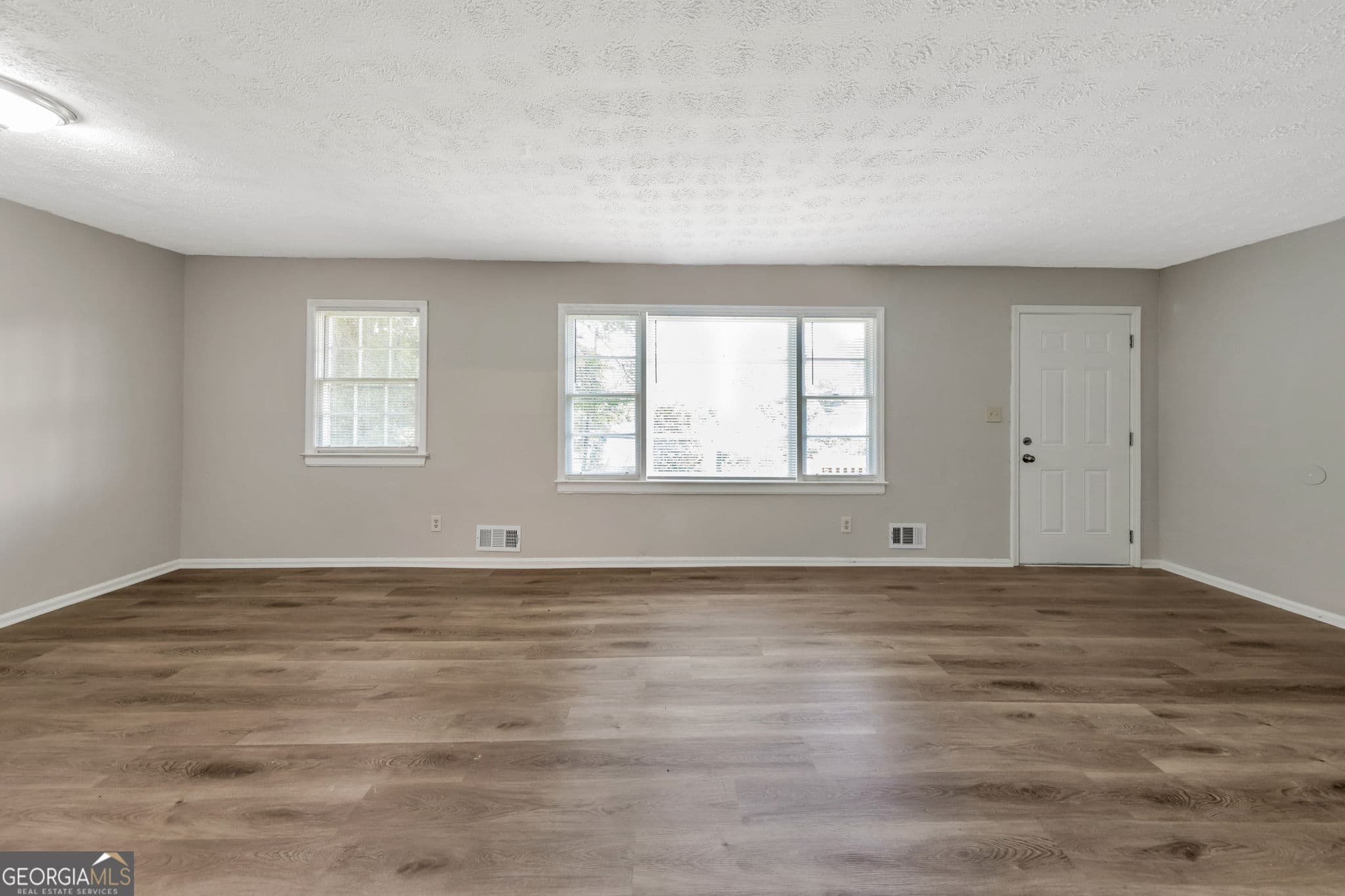 3 bedroom, 1.5 bathroom, 1,131 sq ft single family residence for rent at 118 Victor Circle, Atlanta, GA 30314 for $1,495 a month — photo 2