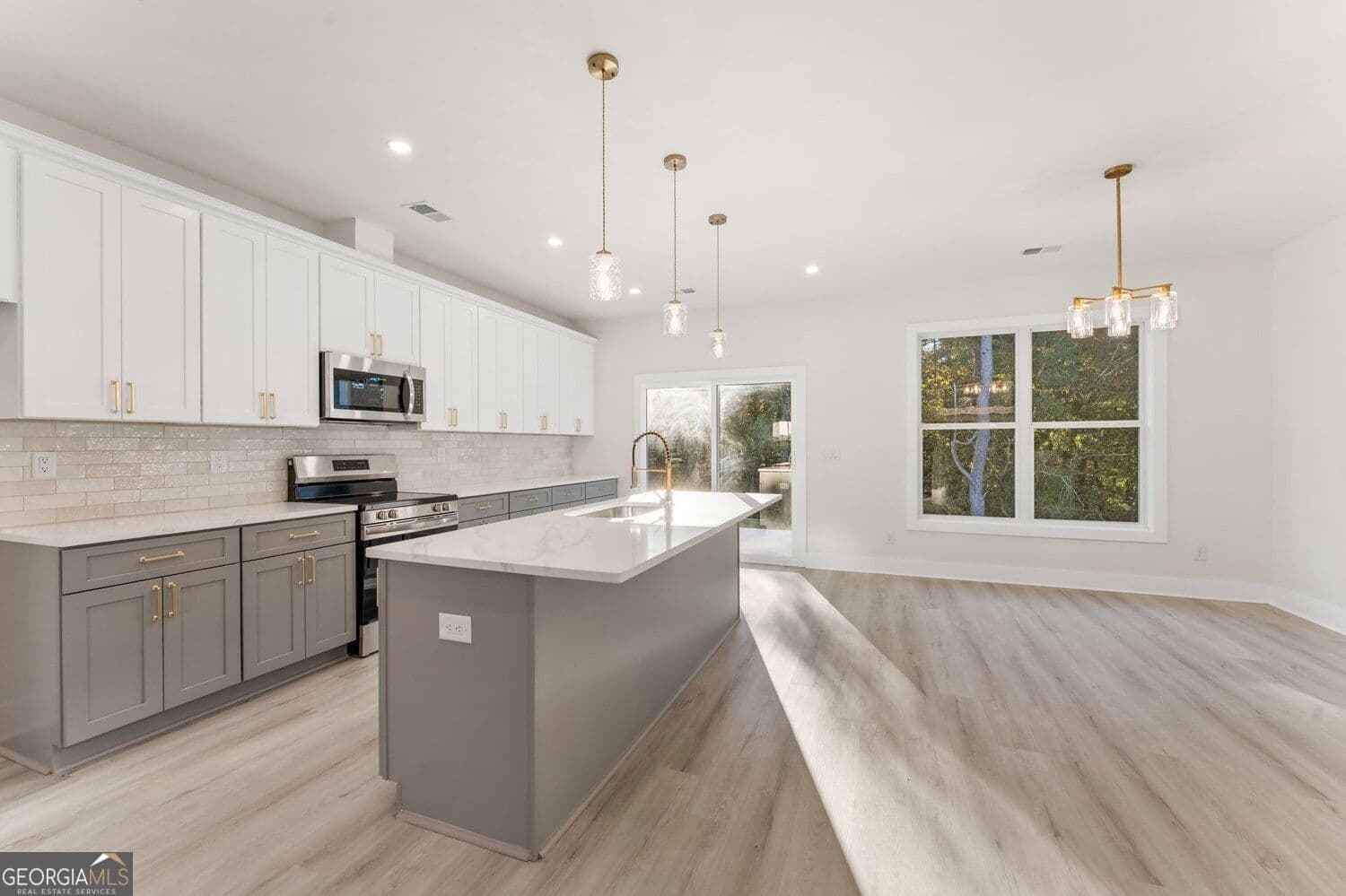 4 bedroom, 2.5 bathroom, 2,184 sq ft single family residence for sale at 243 Cassidy Trail, Douglasville, GA 30134 — photo 7