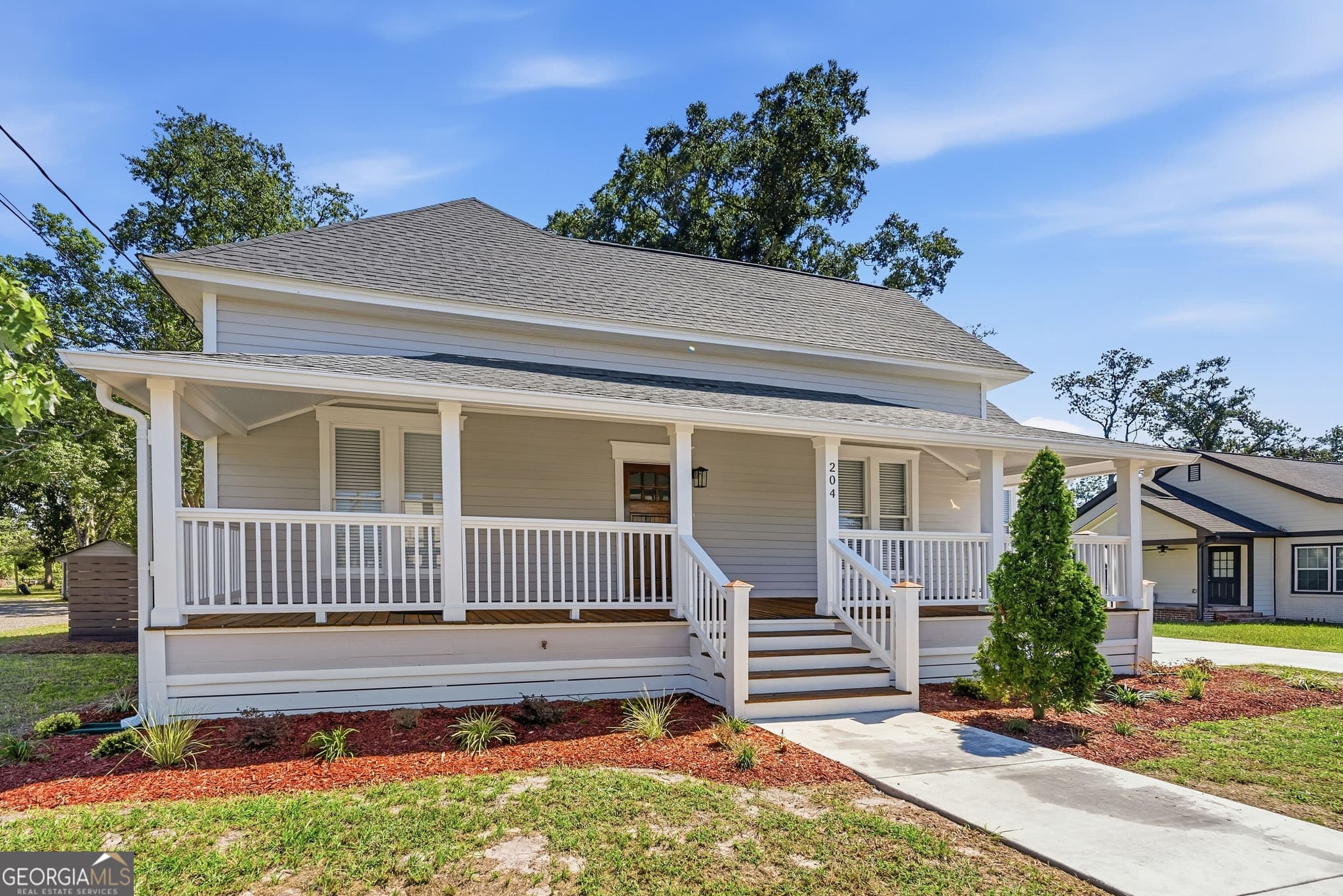 4 bedroom, 3 bathroom, 1,830 sq ft single family residence for sale at 204 Fair Street, Baxley, GA 31513
