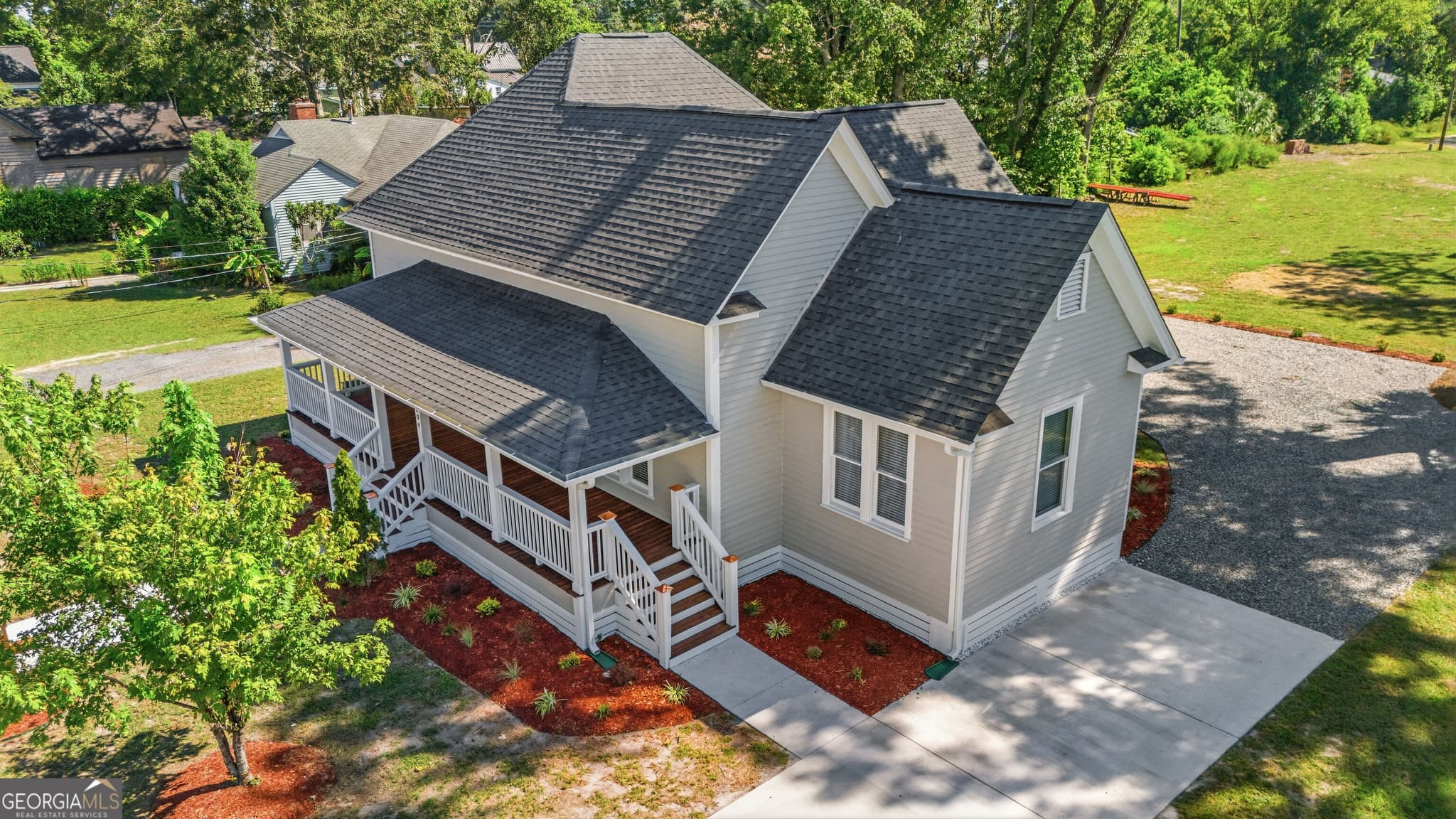 4 bedroom, 3 bathroom, 1,830 sq ft single family residence for sale at 204 Fair Street, Baxley, GA 31513 — photo 5