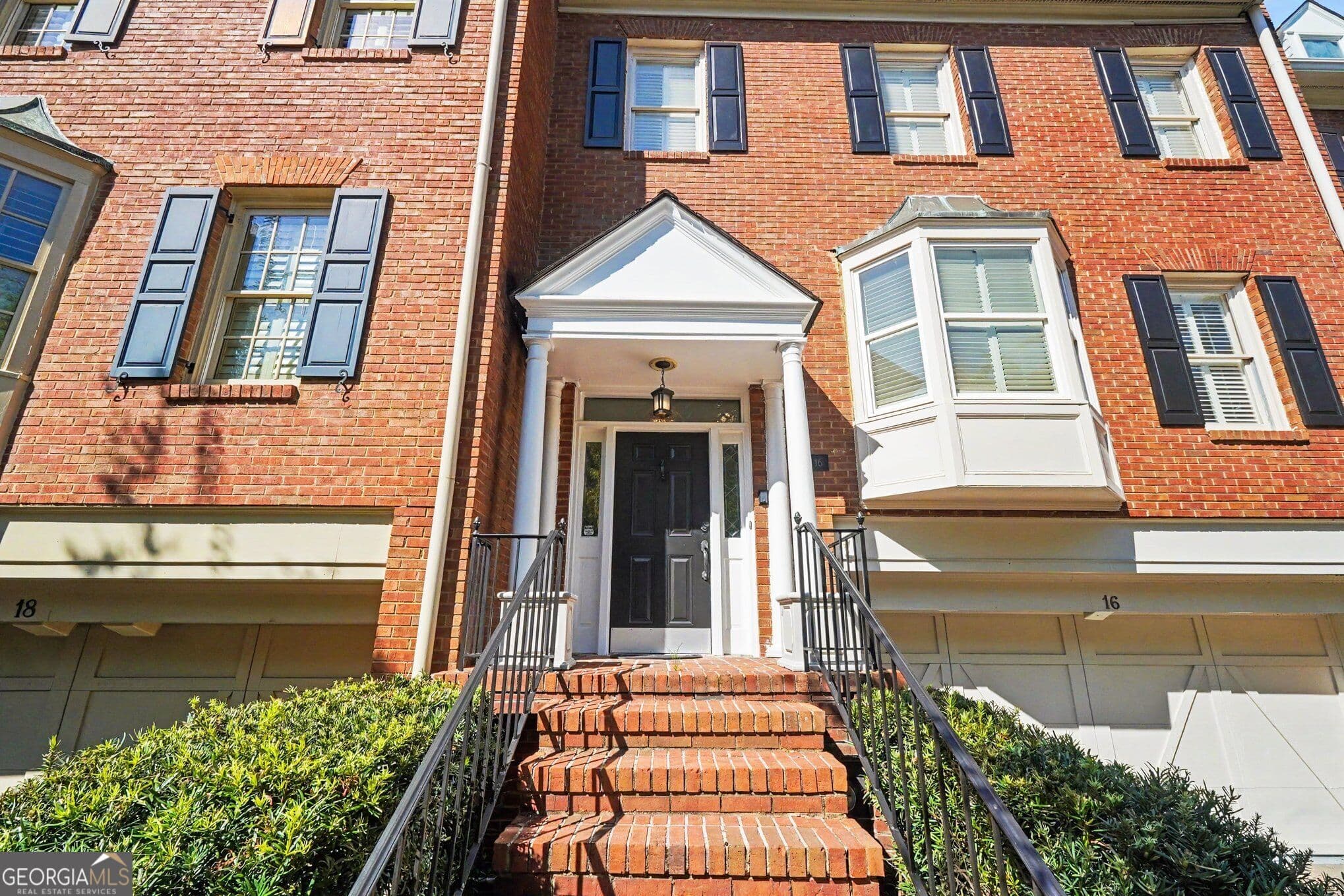 3 bedroom, 3.5 bathroom, 3,125 sq ft townhouse for sale at 3685 Peachtree Road 16, Atlanta, GA 30319 — photo 6