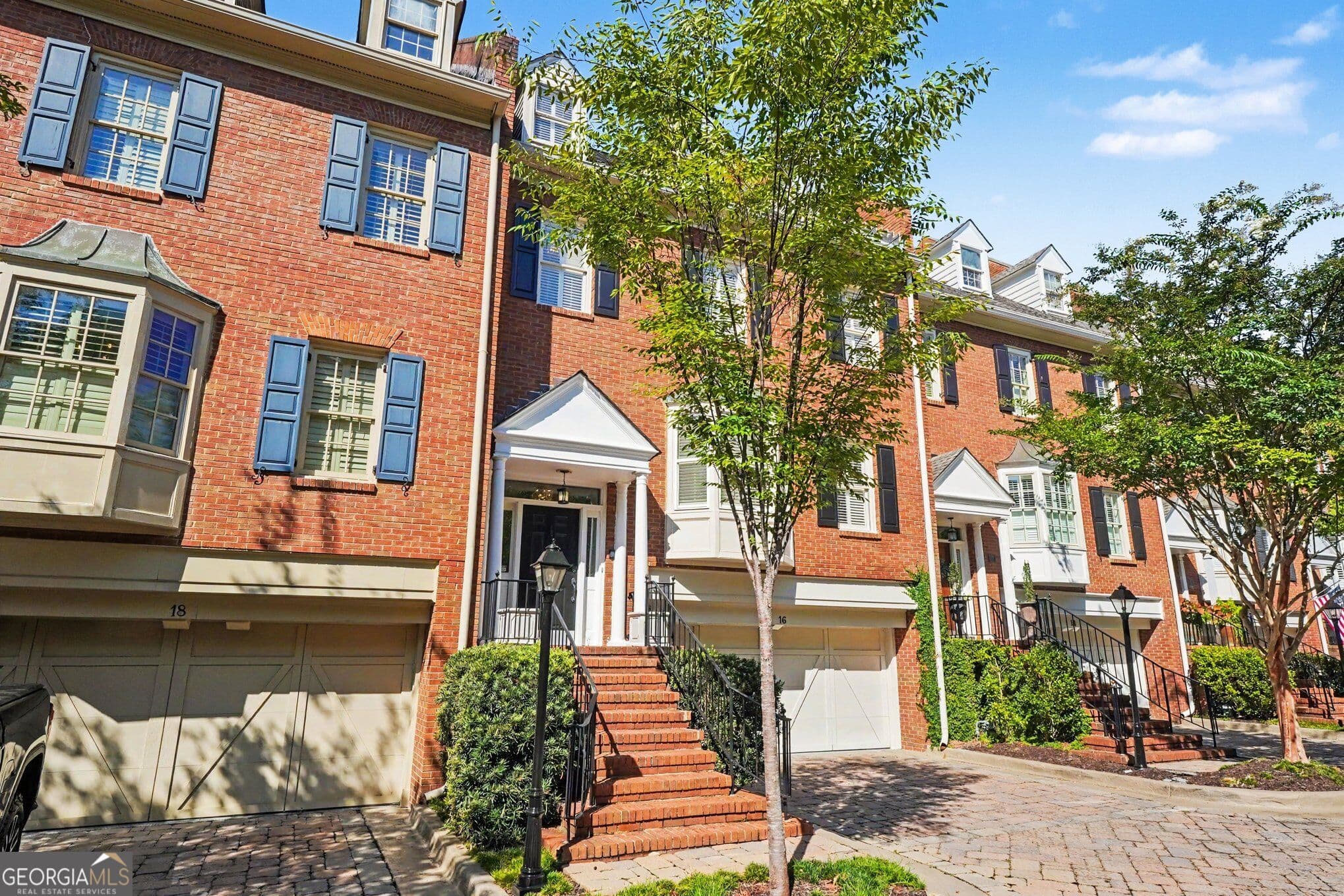 3 bedroom, 3.5 bathroom, 3,125 sq ft townhouse for sale at 3685 Peachtree Road 16, Atlanta, GA 30319 — photo 9